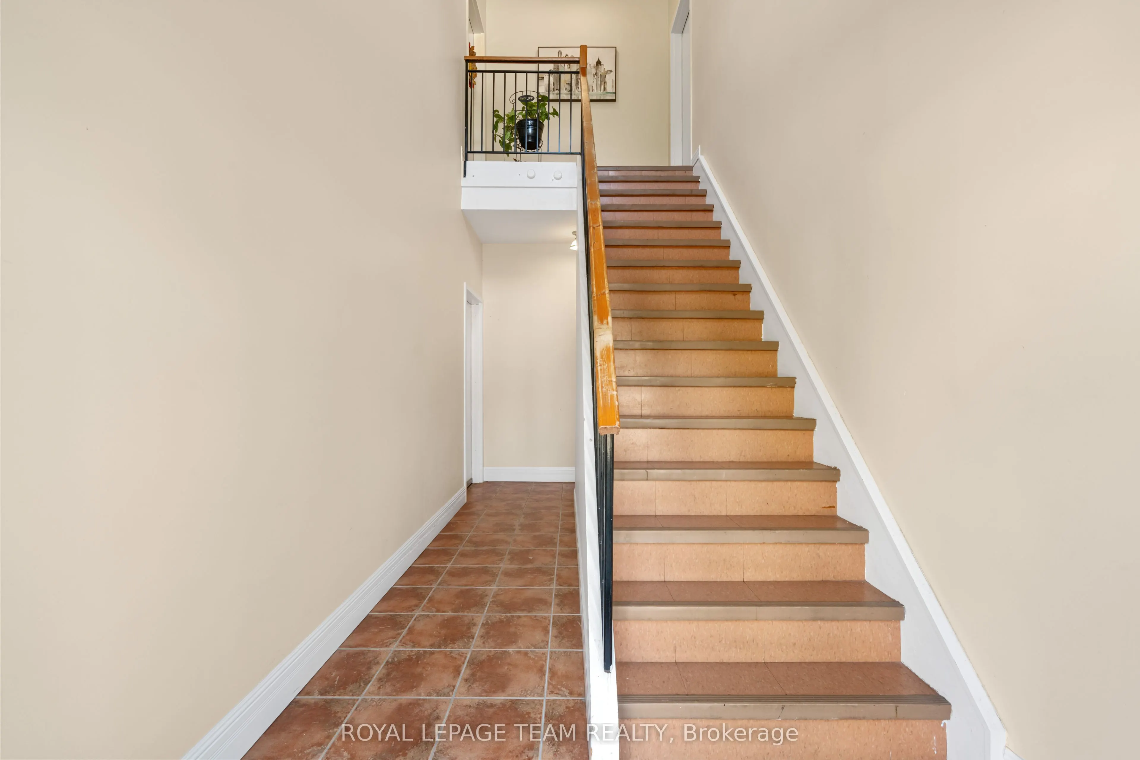 477 Clarence Street