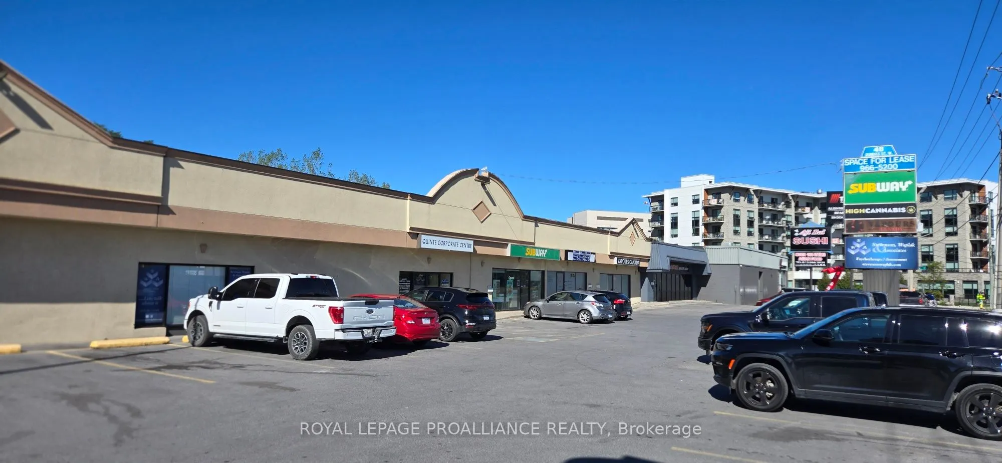 48 Dundas Street W, #Unit 4