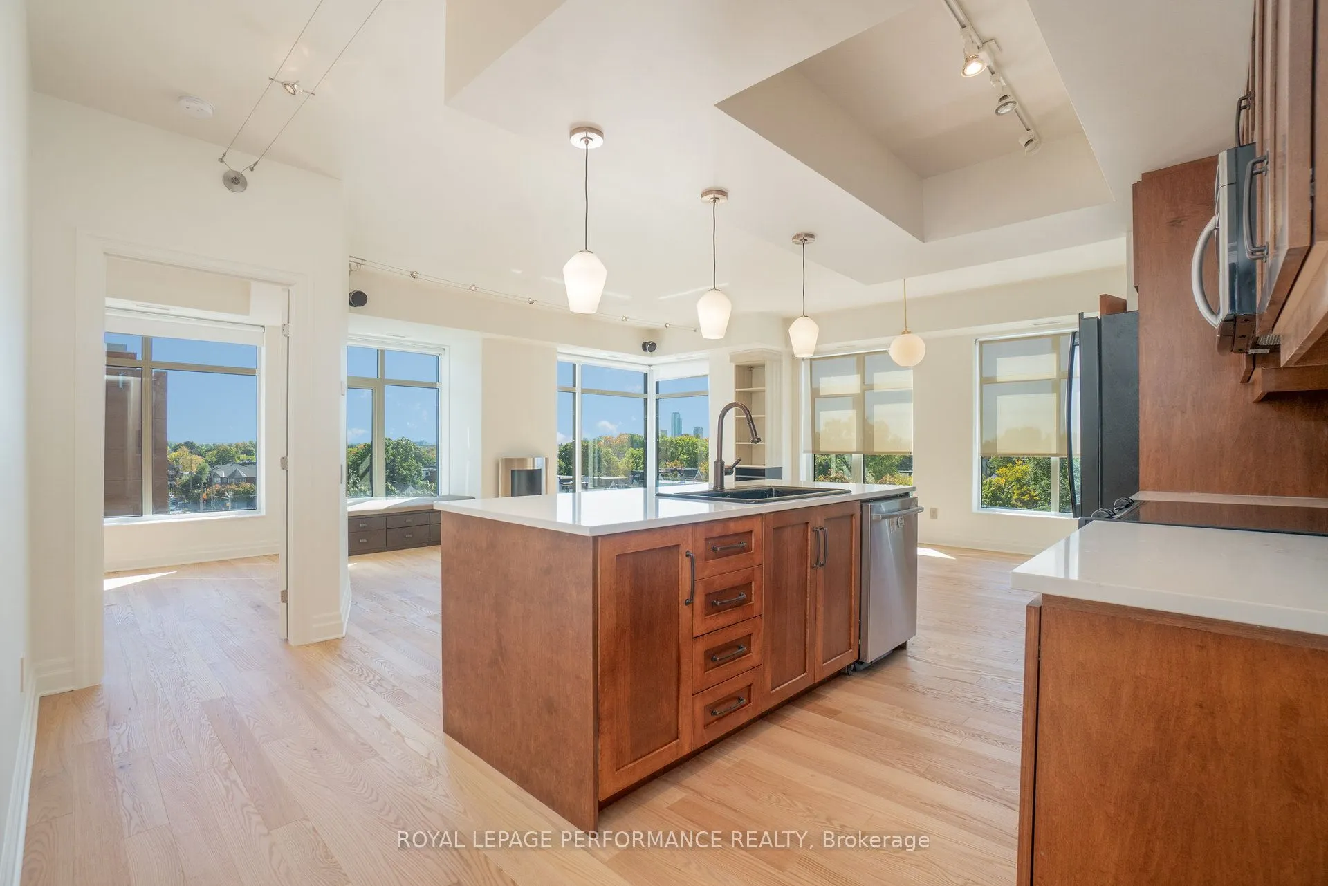 245 Kent Street, #703