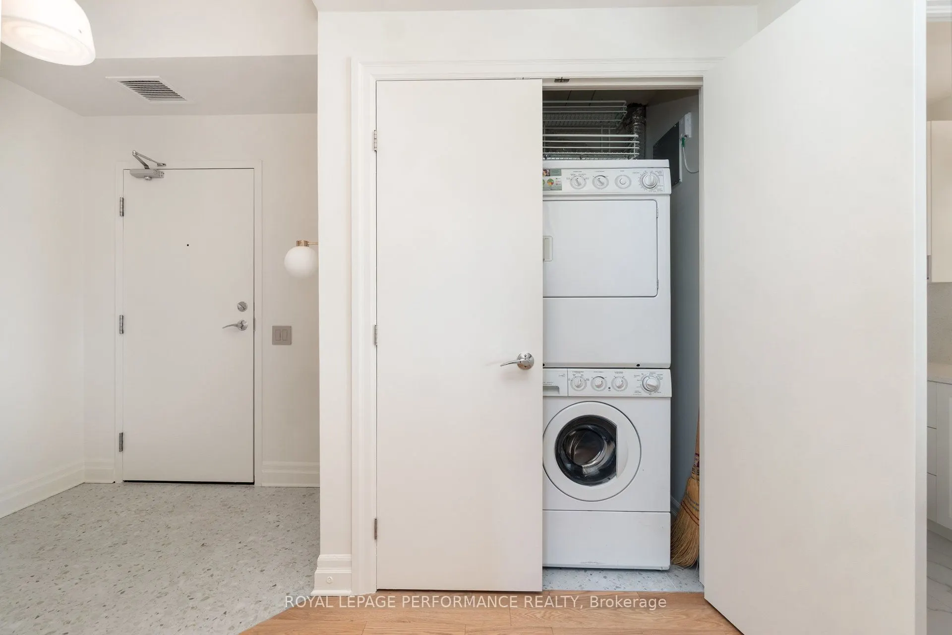 245 Kent Street, #703