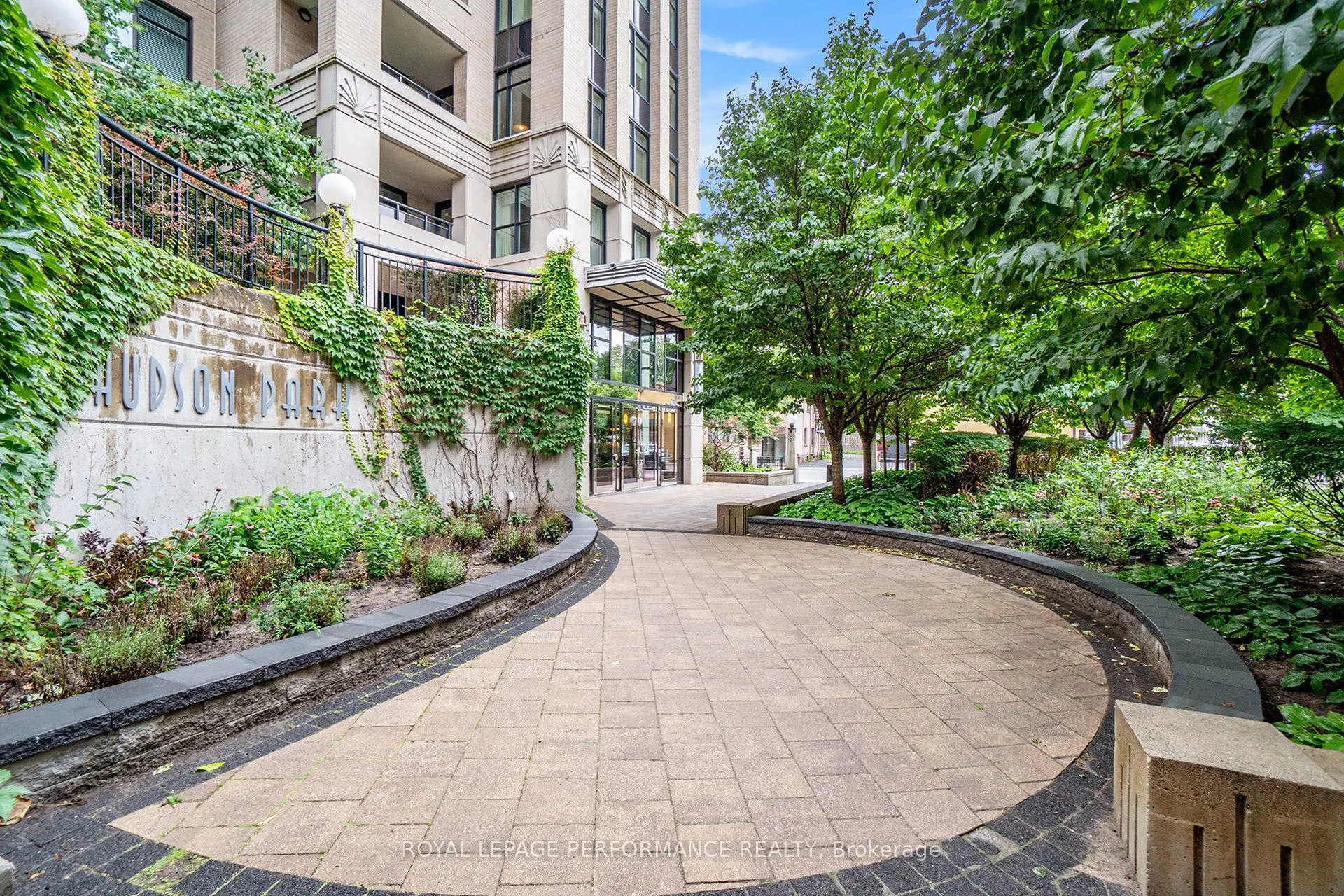 245 Kent Street, #703