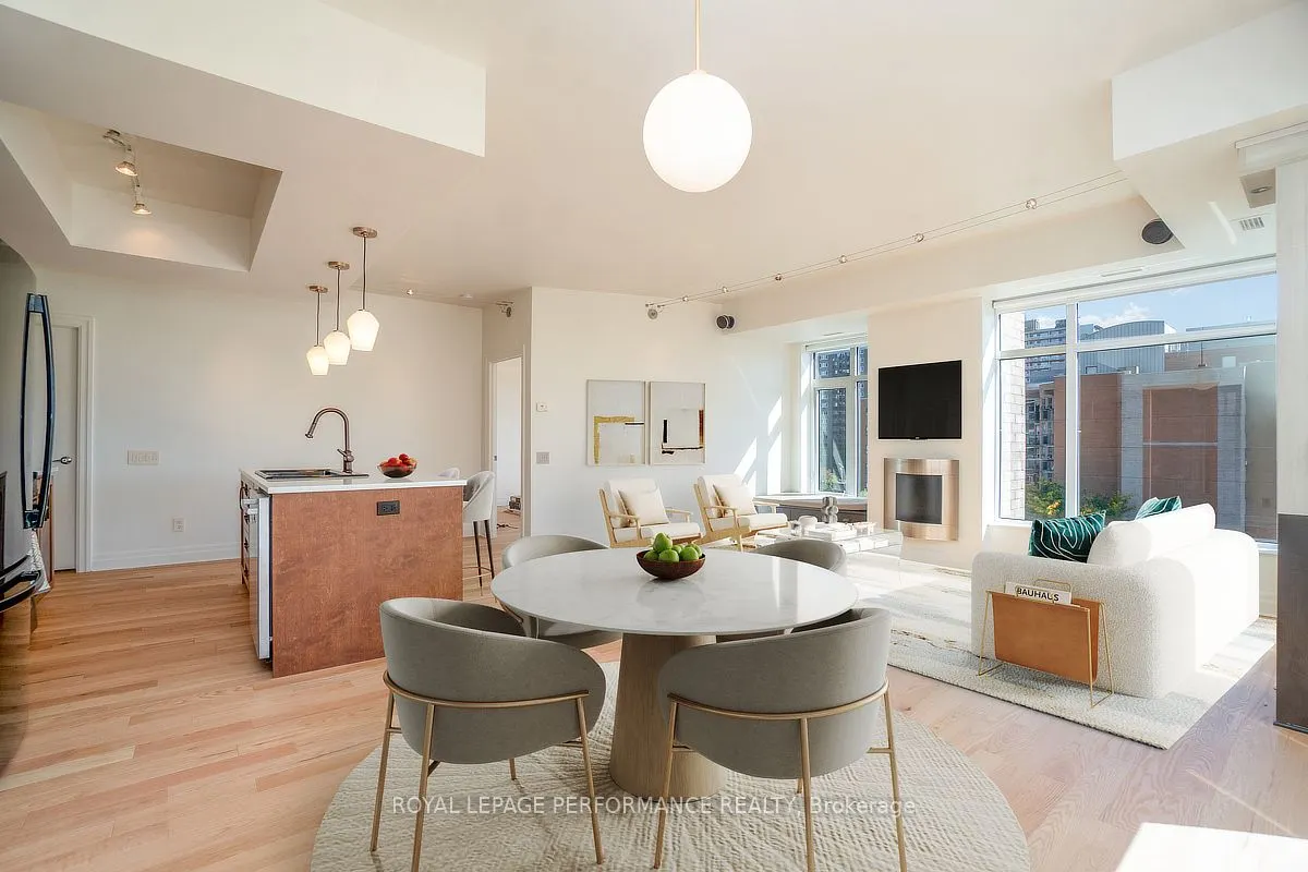 245 Kent Street, #703