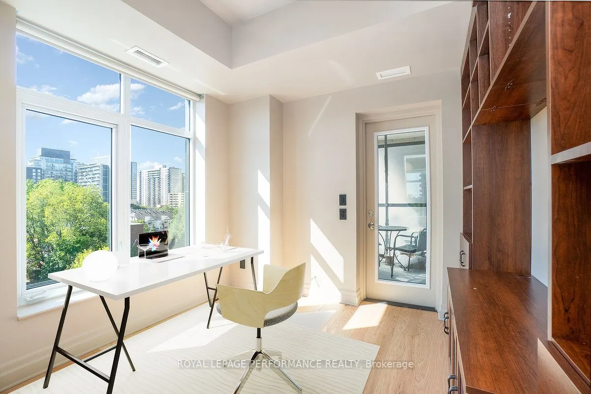 245 Kent Street, #703