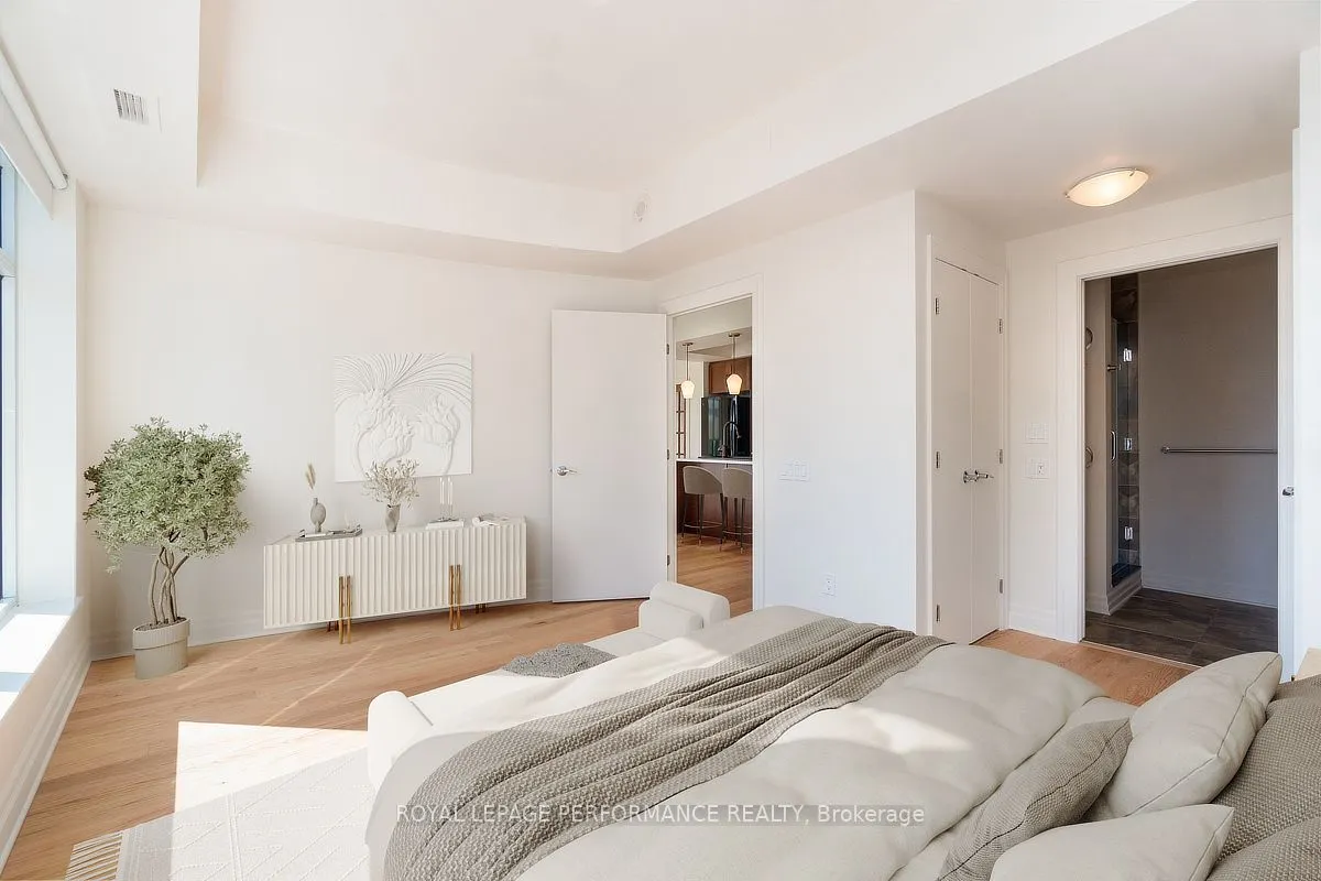 245 Kent Street, #703