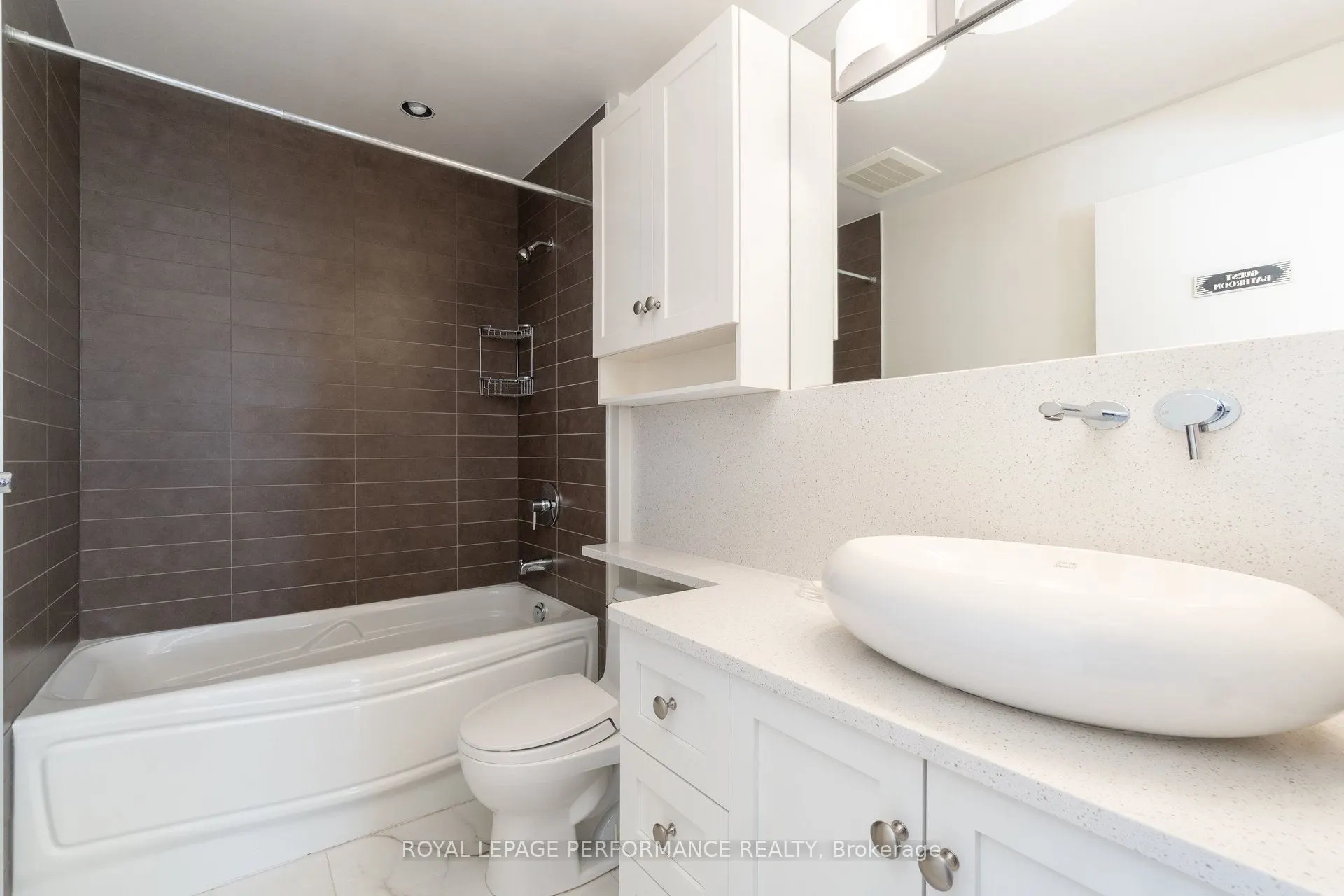 245 Kent Street, #703
