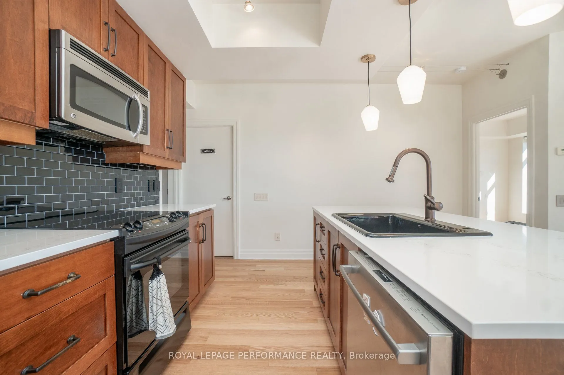 245 Kent Street, #703