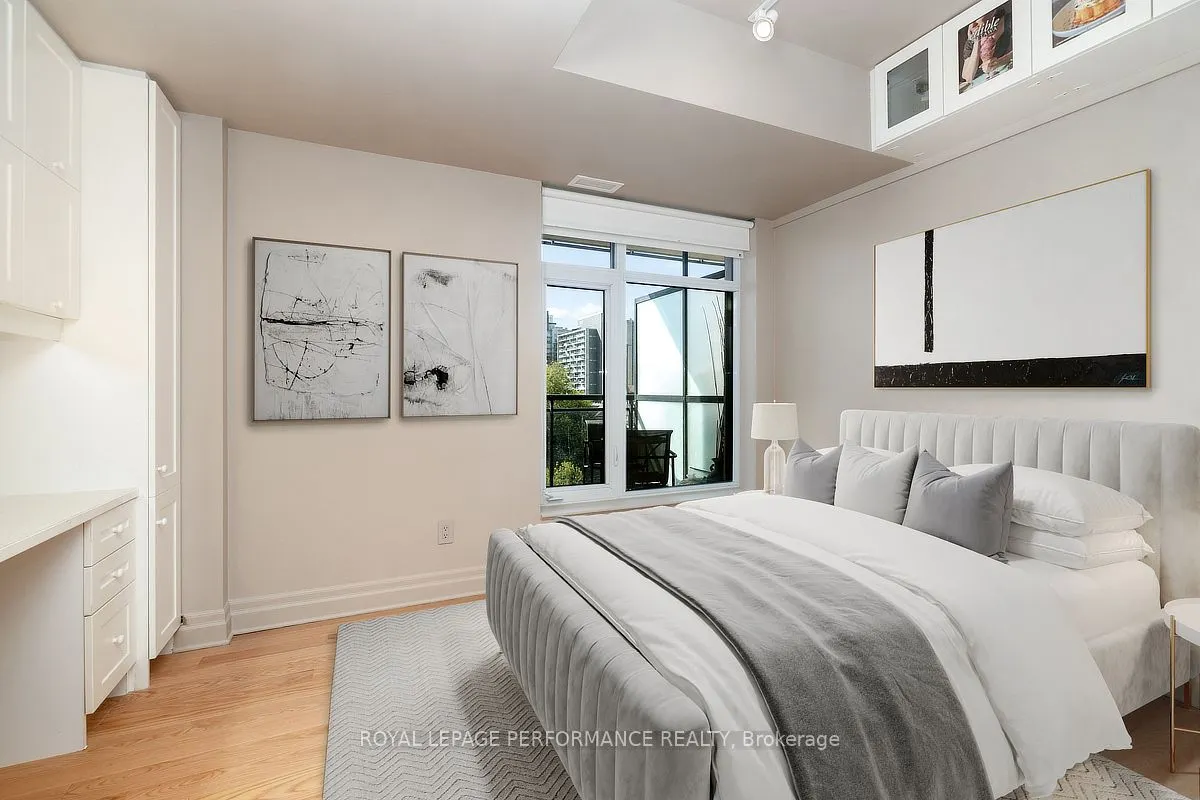 245 Kent Street, #703