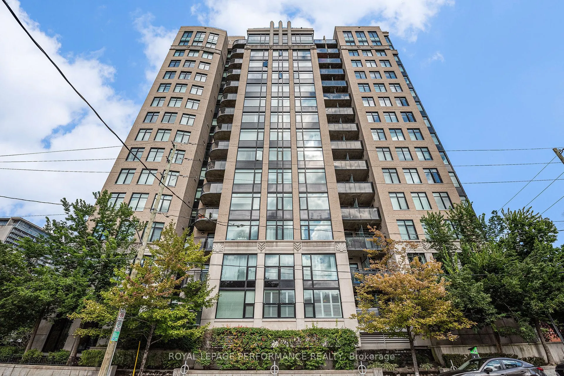 245 Kent Street, #703