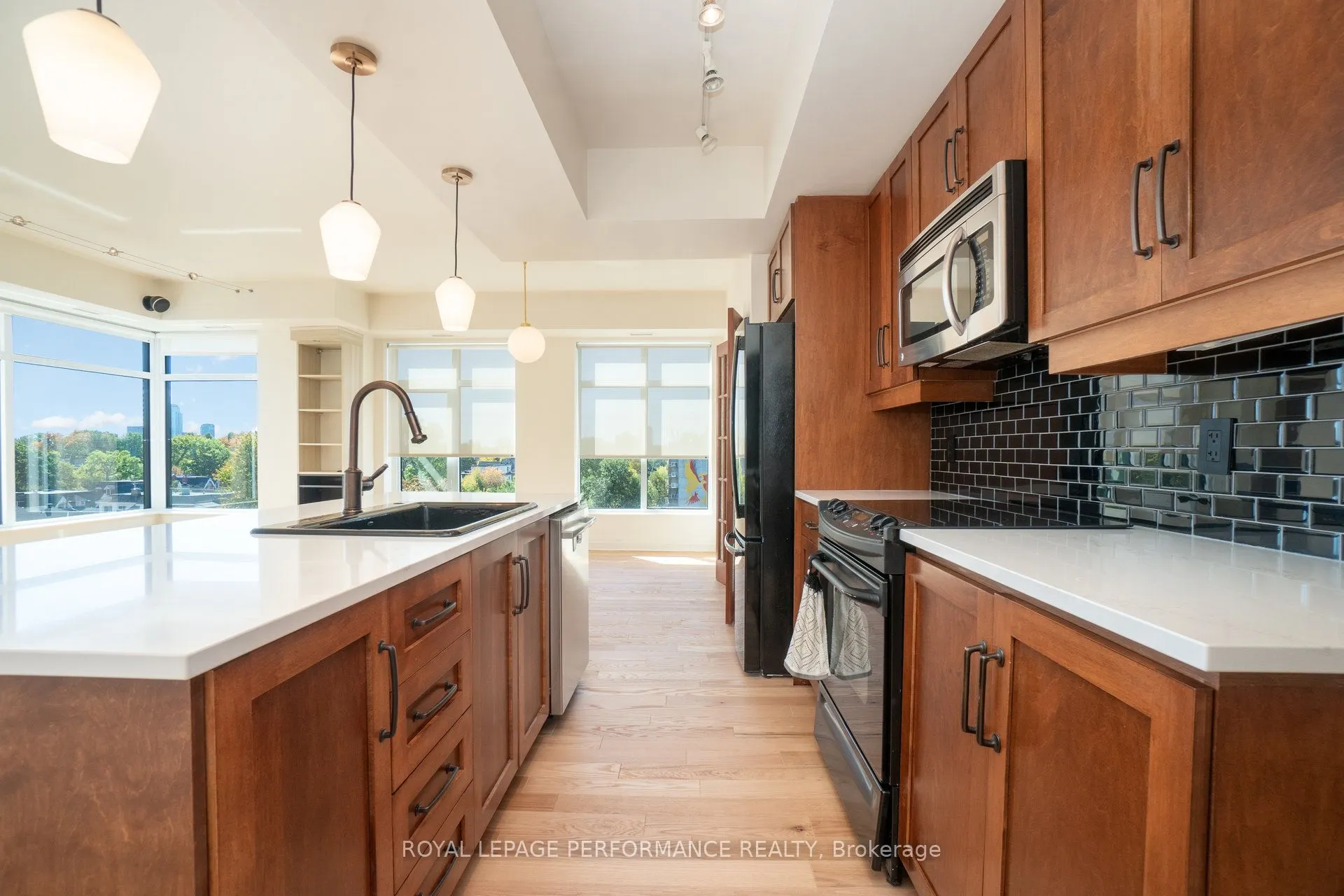 245 Kent Street, #703