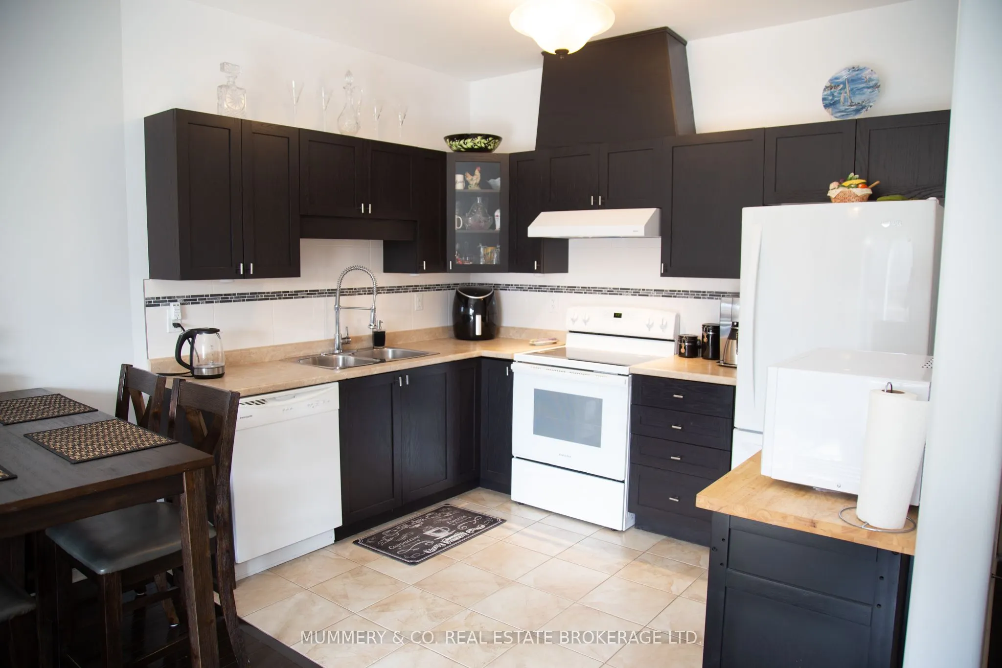 410 Queen Street S, #25