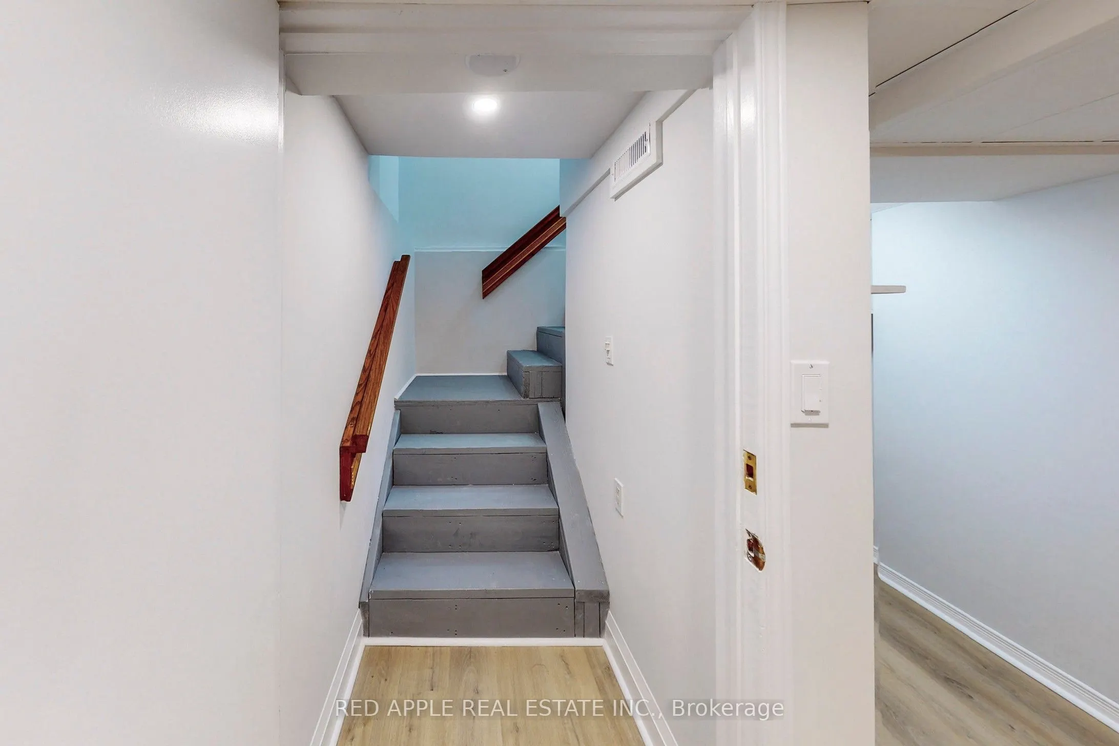 76 West 1st Street, #Lower Level