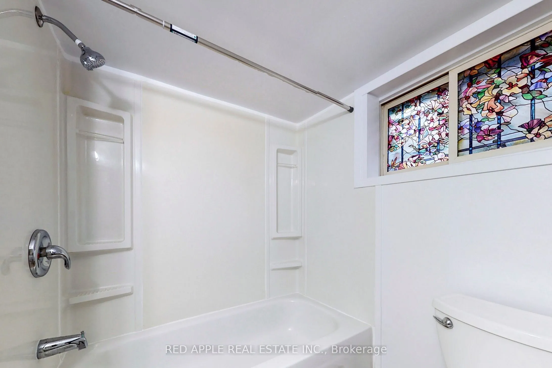 76 West 1st Street, #Lower Level
