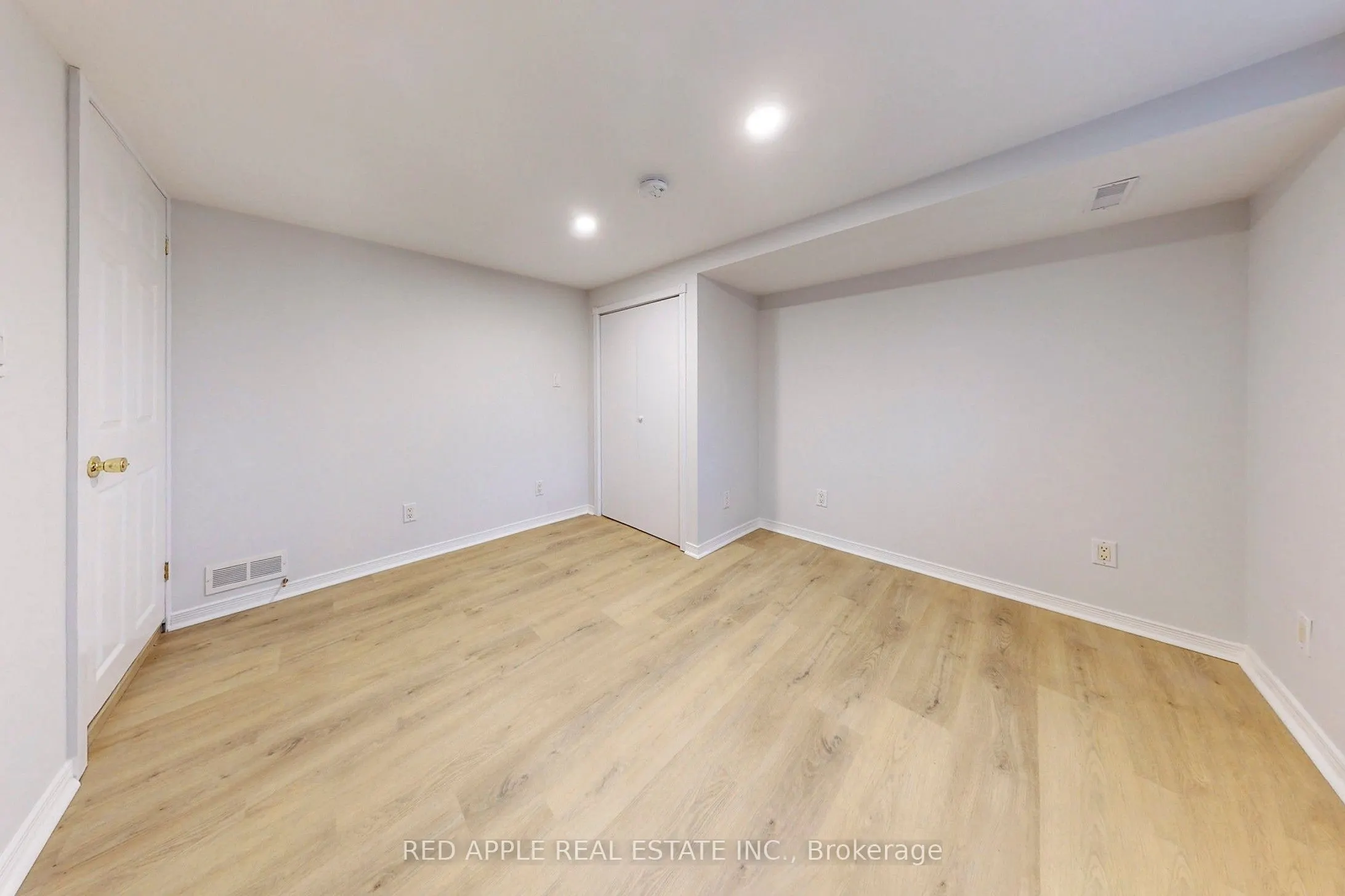 76 West 1st Street, #Lower Level