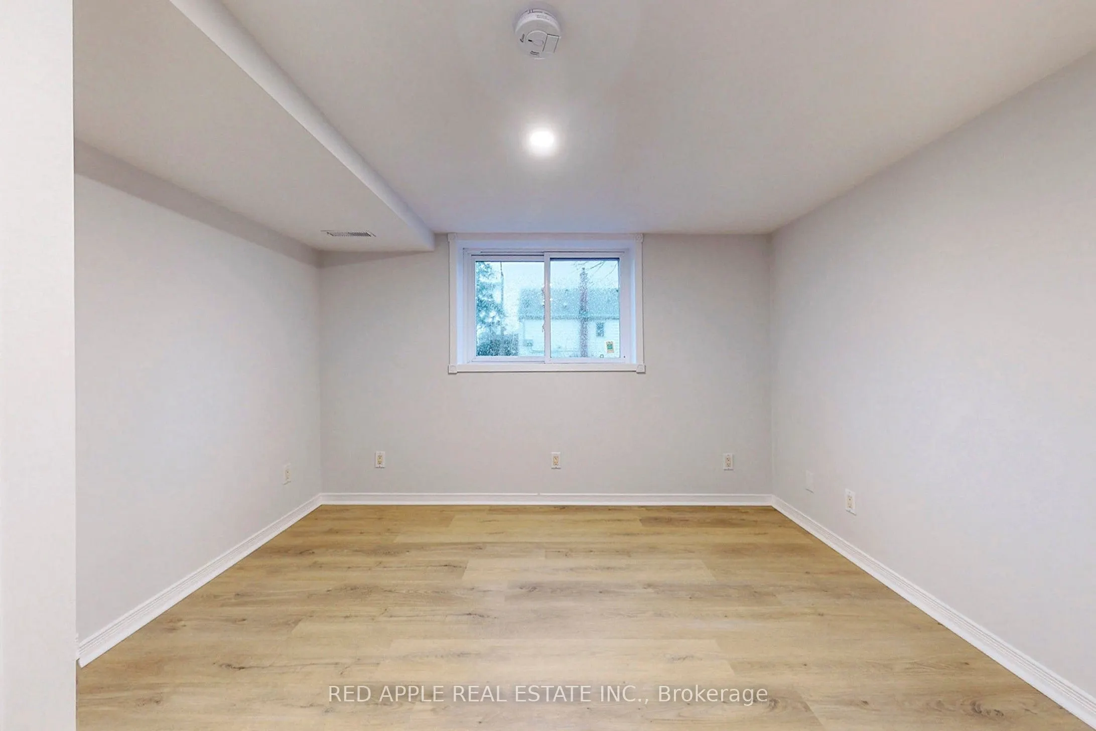 76 West 1st Street, #Lower Level