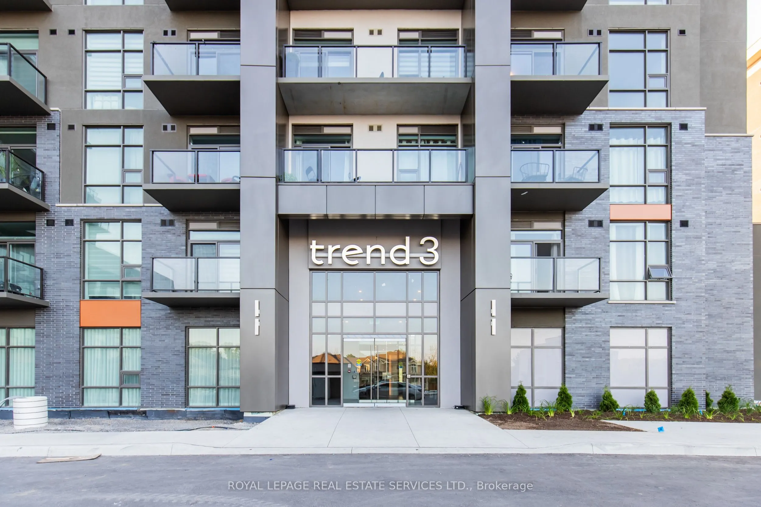470 DUNDAS Street E, #1211