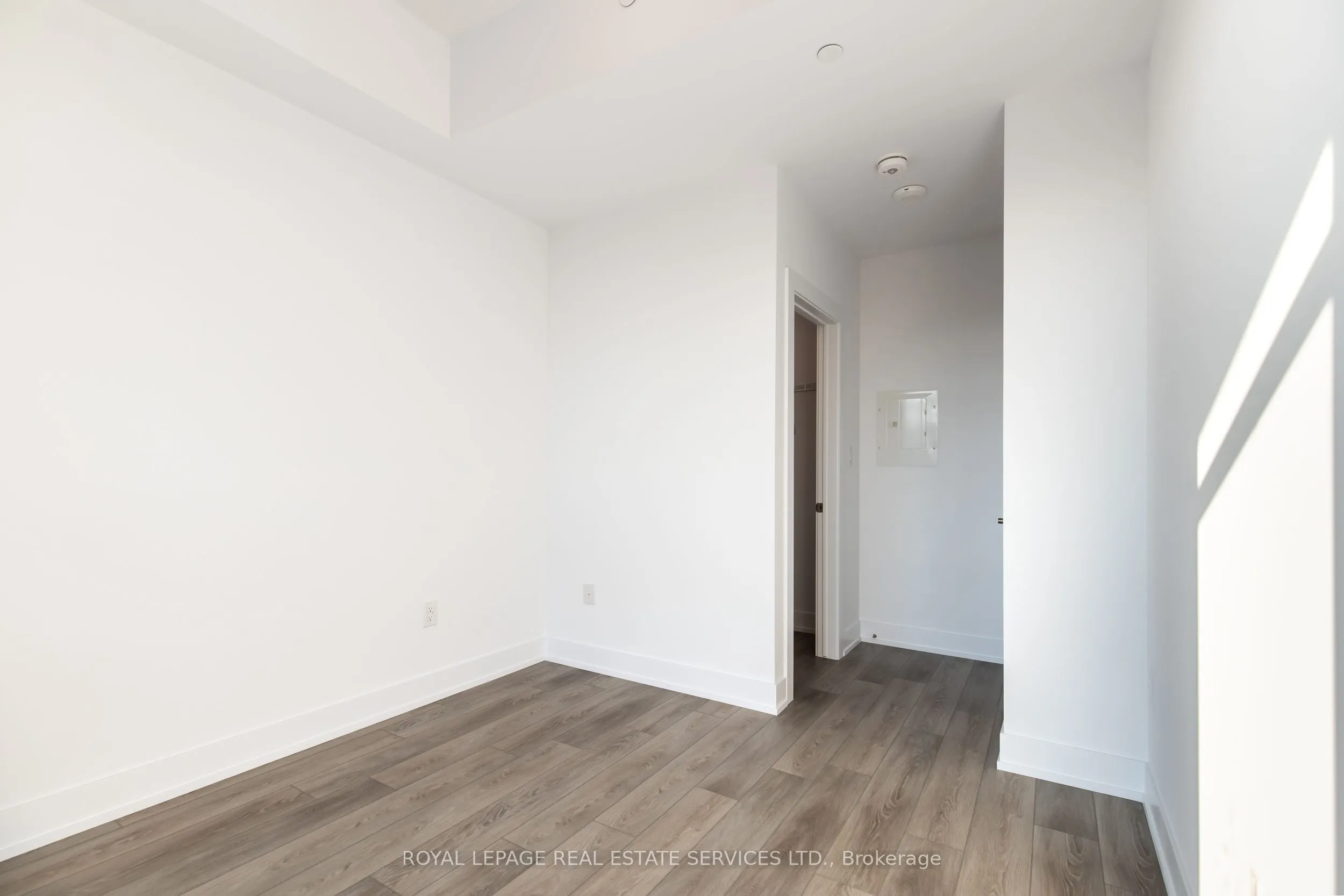 470 DUNDAS Street E, #1211