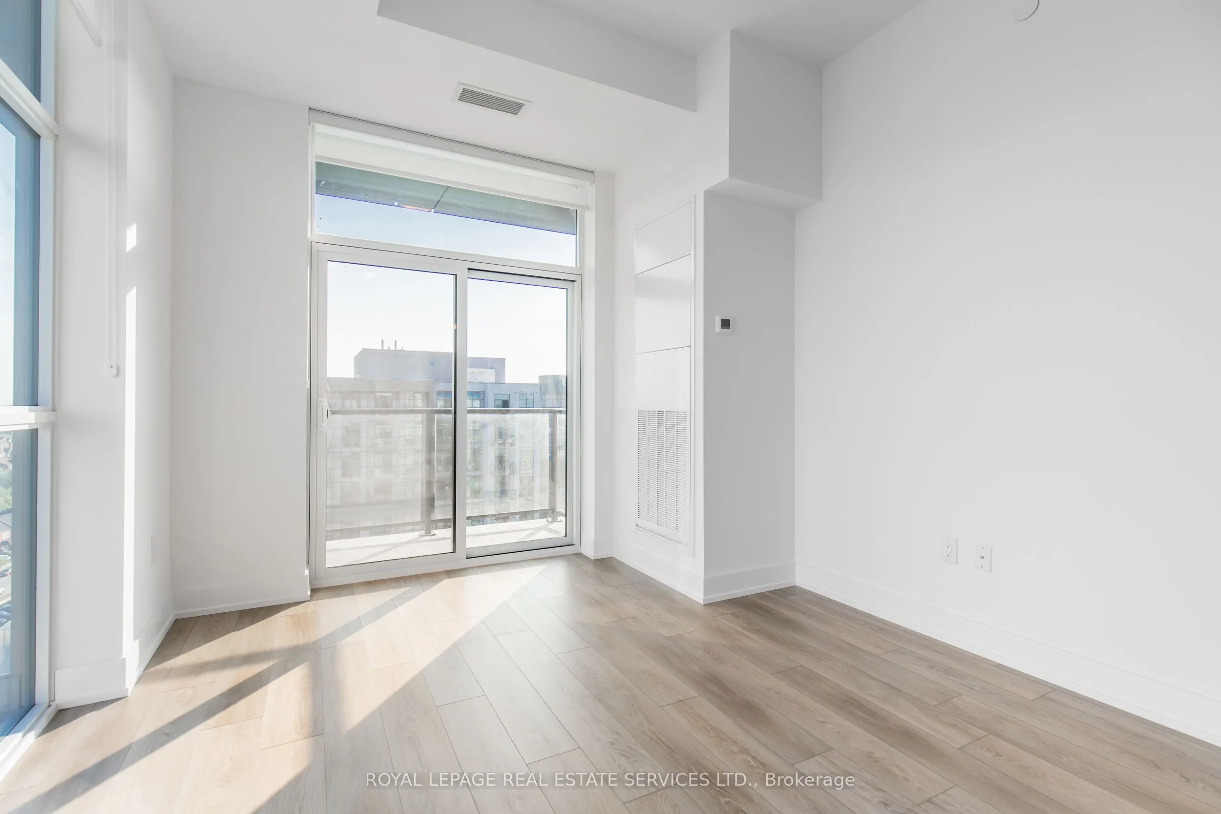 470 DUNDAS Street E, #1211