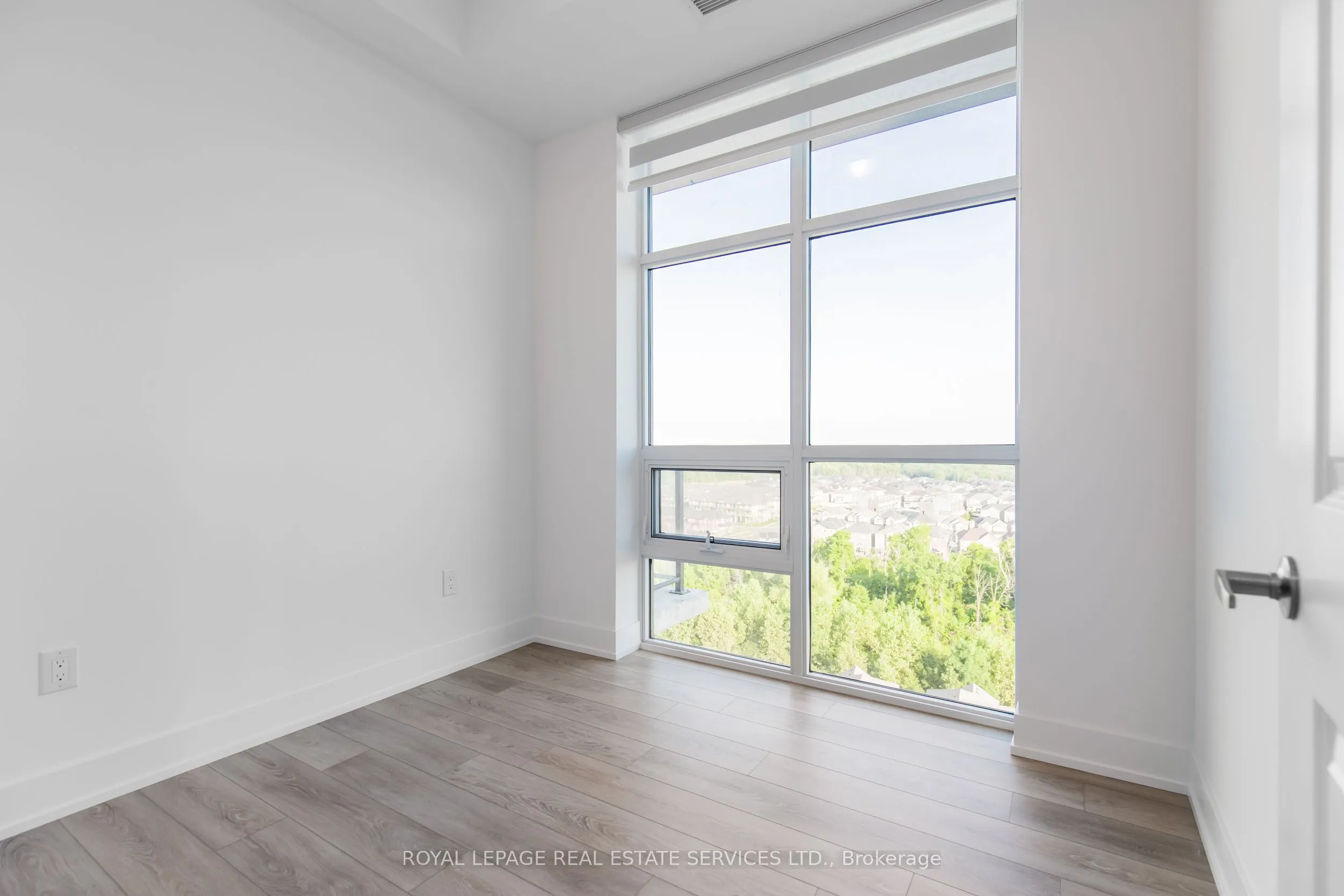 470 DUNDAS Street E, #1211