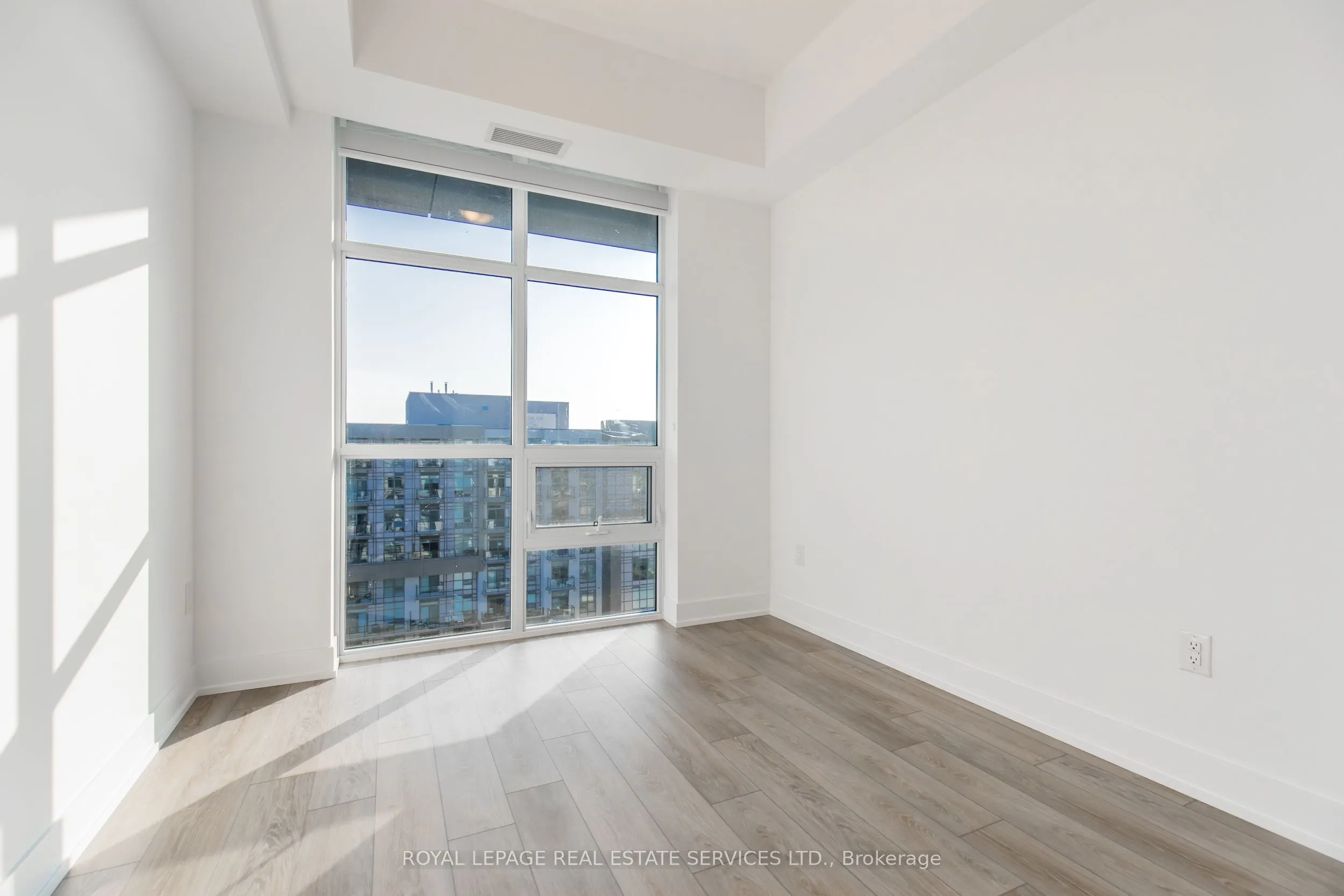 470 DUNDAS Street E, #1211