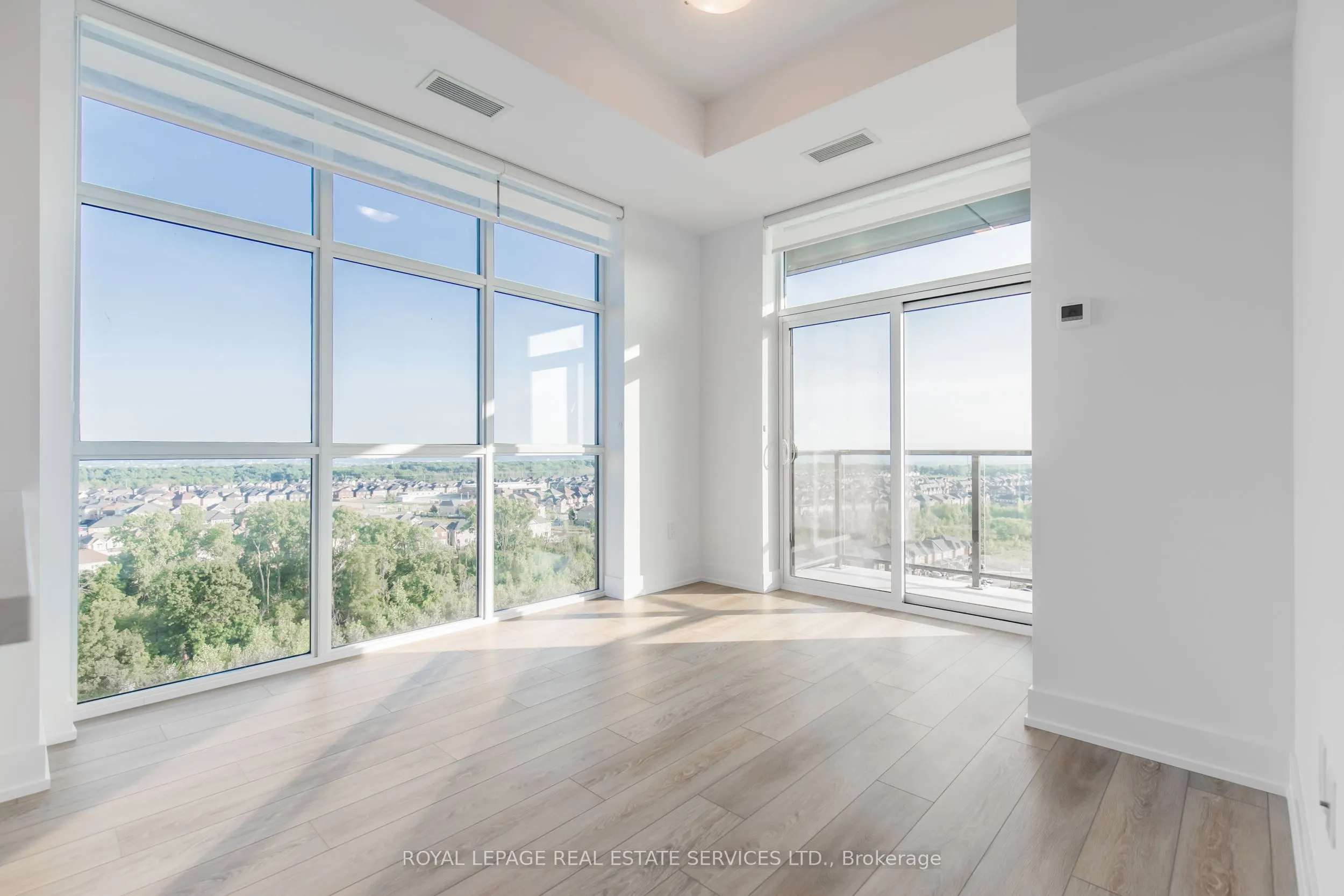 470 DUNDAS Street E, #1211