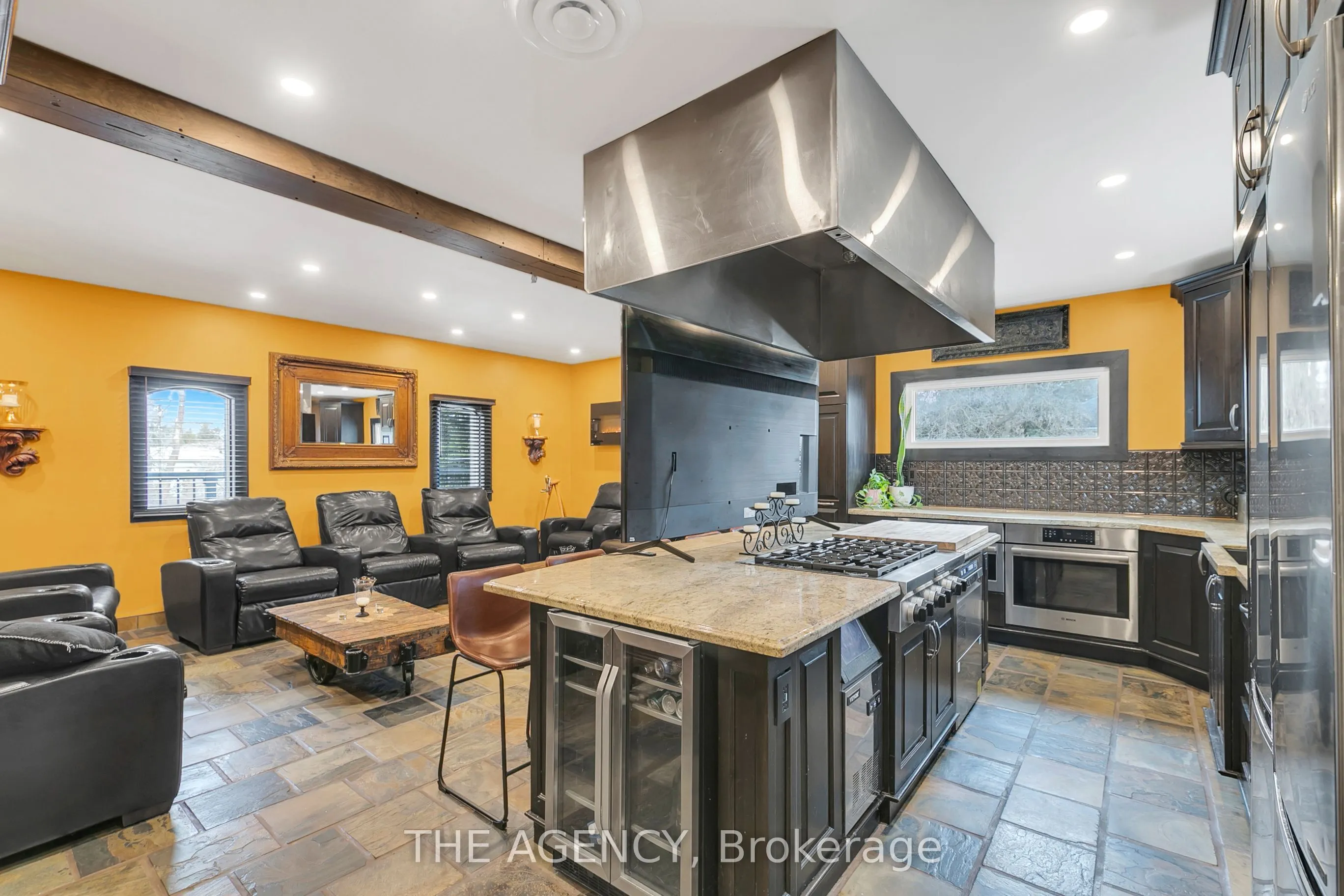 3215 Roseville Road