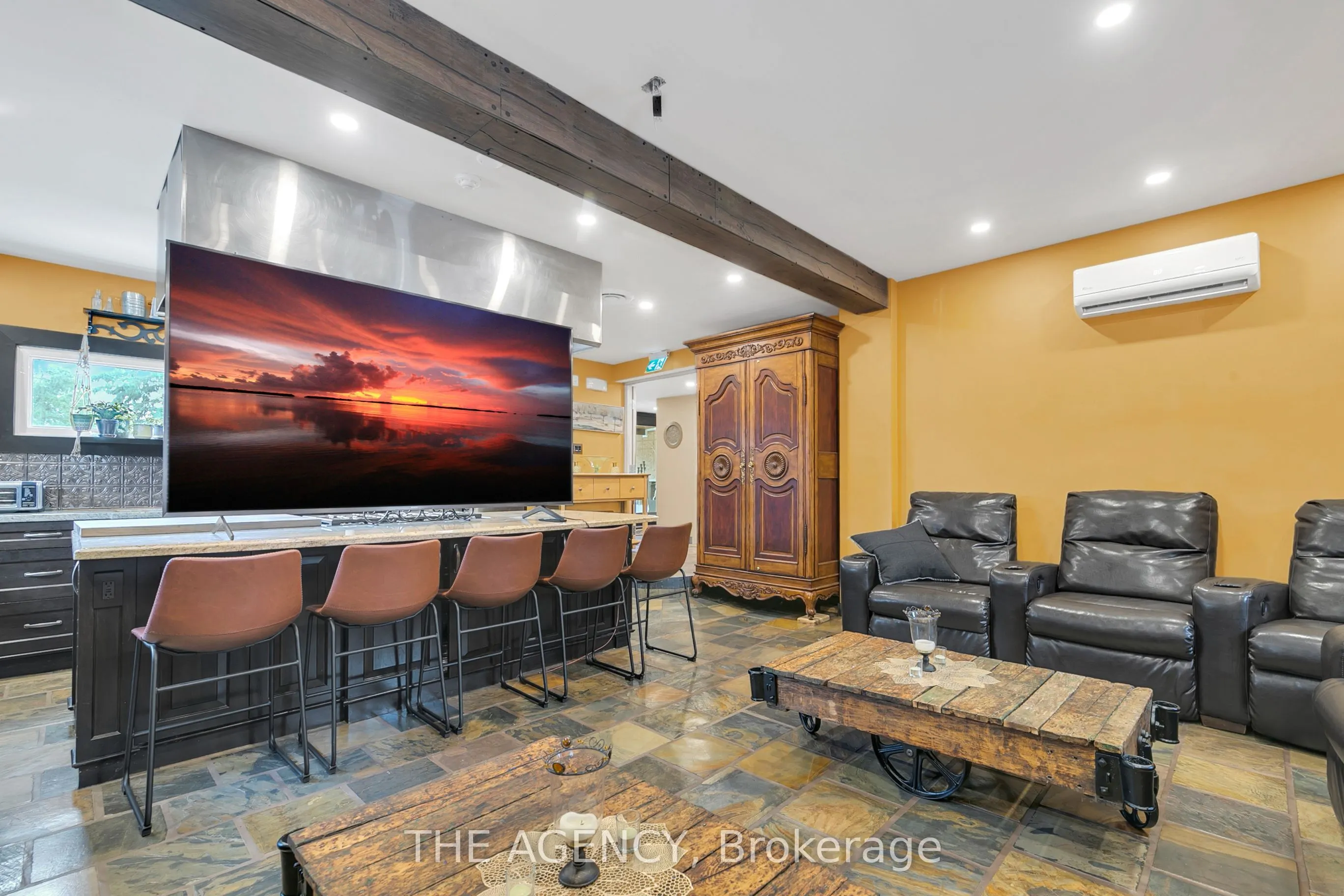 3215 Roseville Road