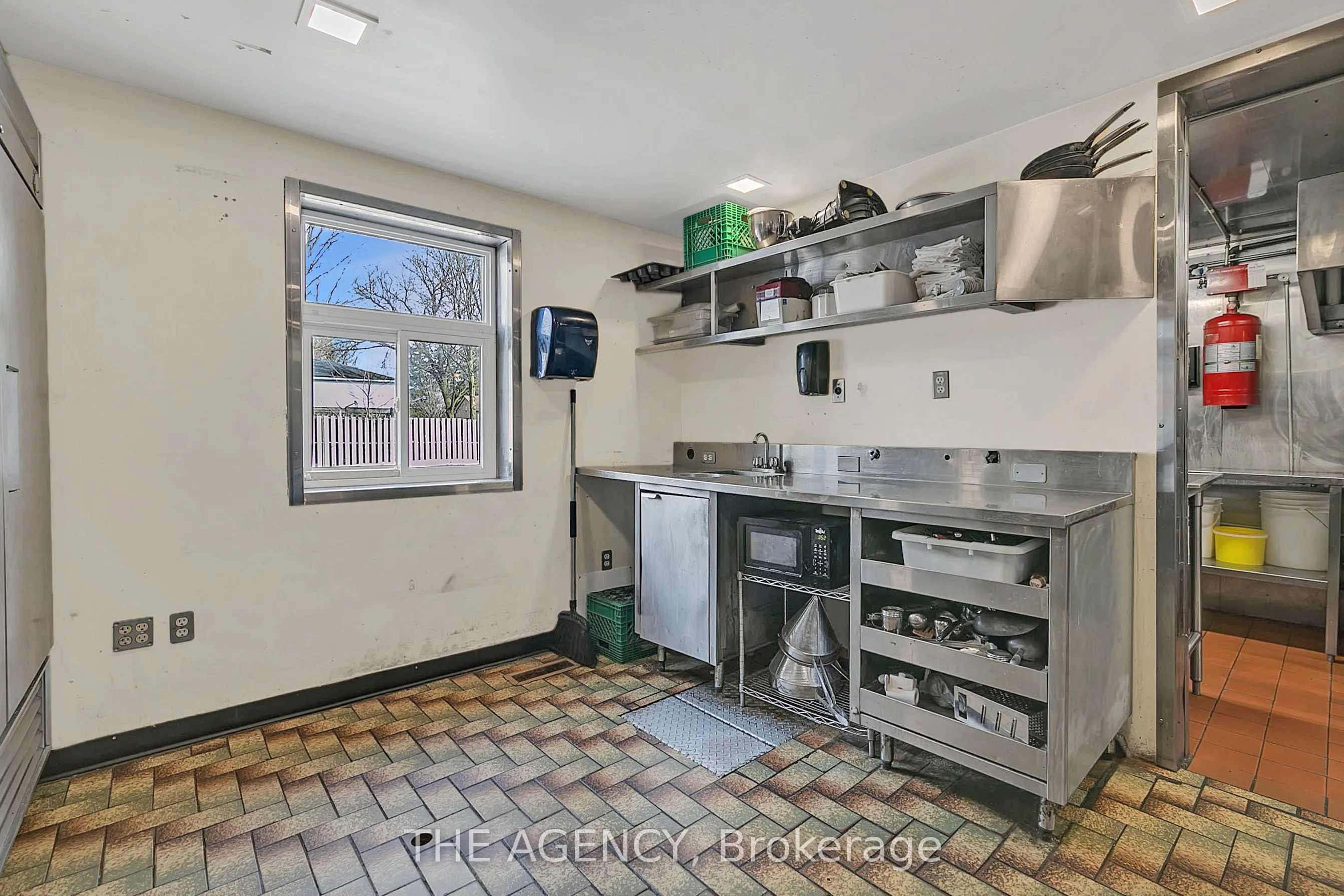 3215 Roseville Road