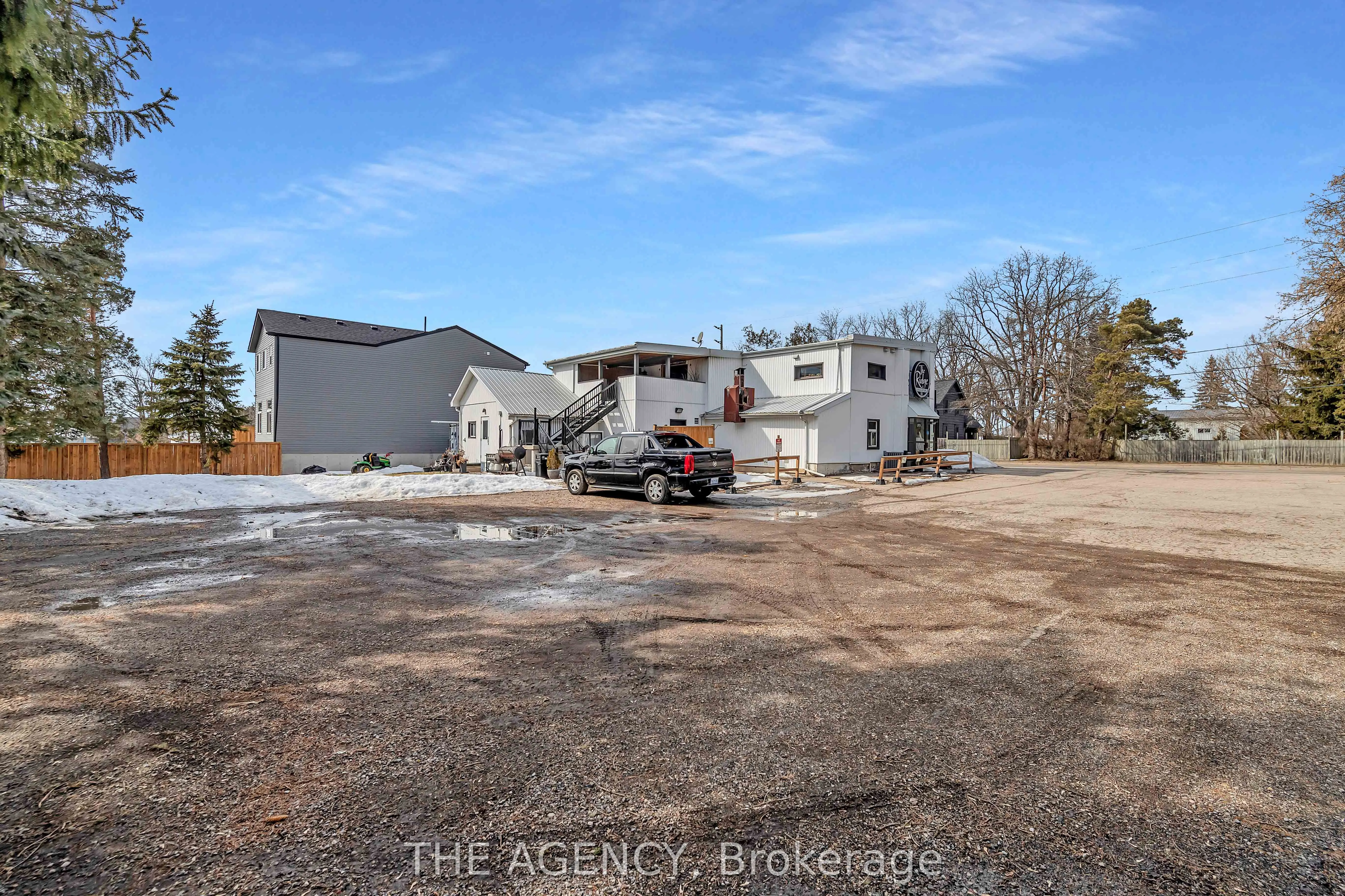 3215 Roseville Road