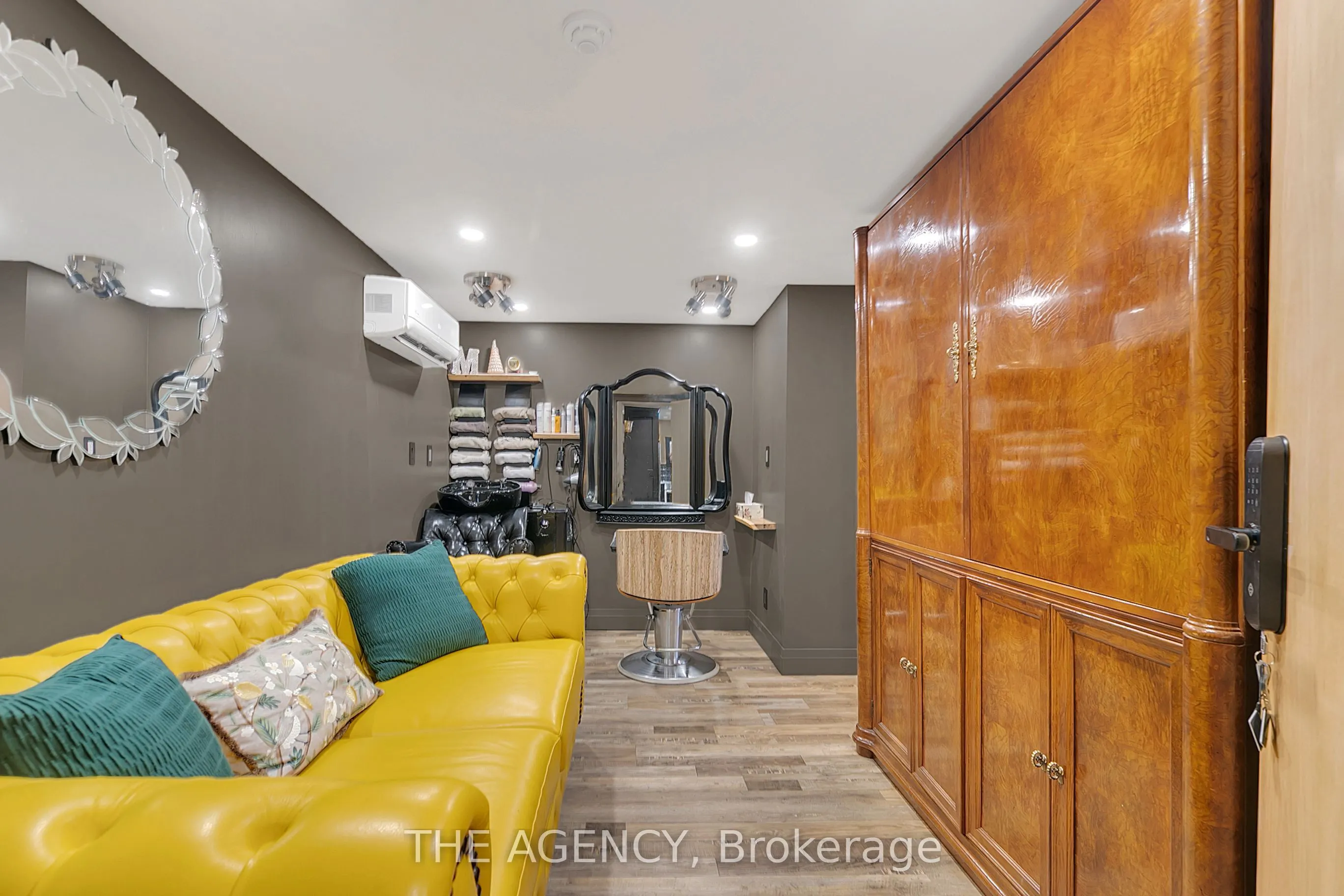3215 Roseville Road