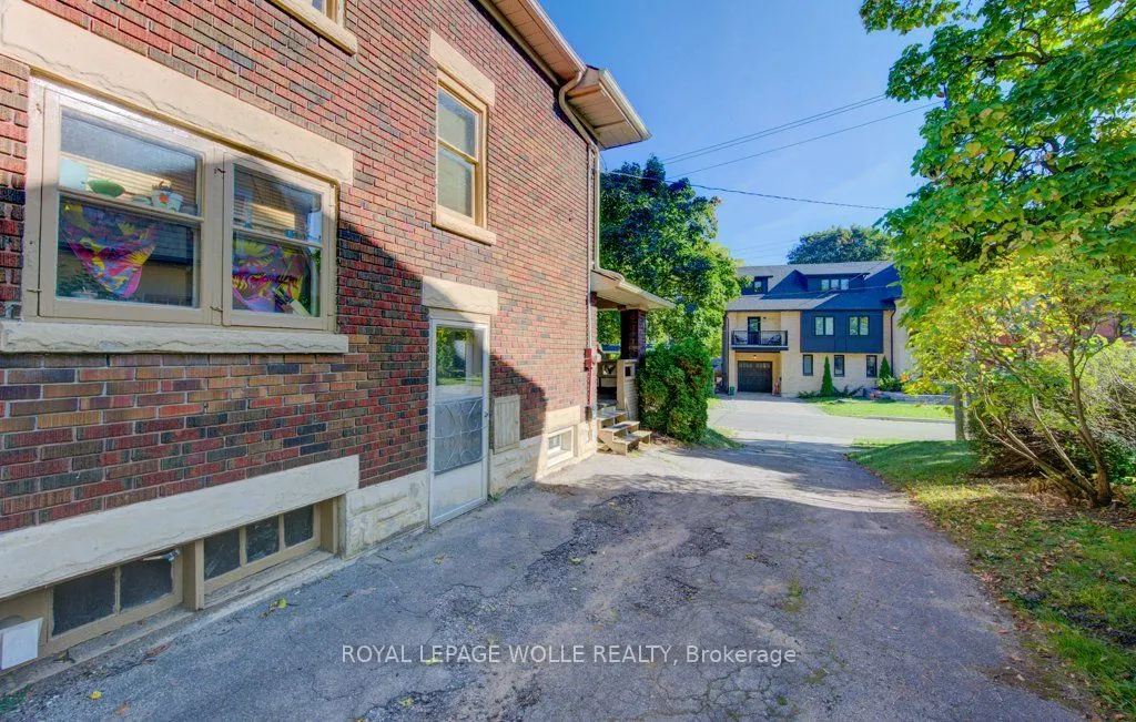 106 Mansion Street