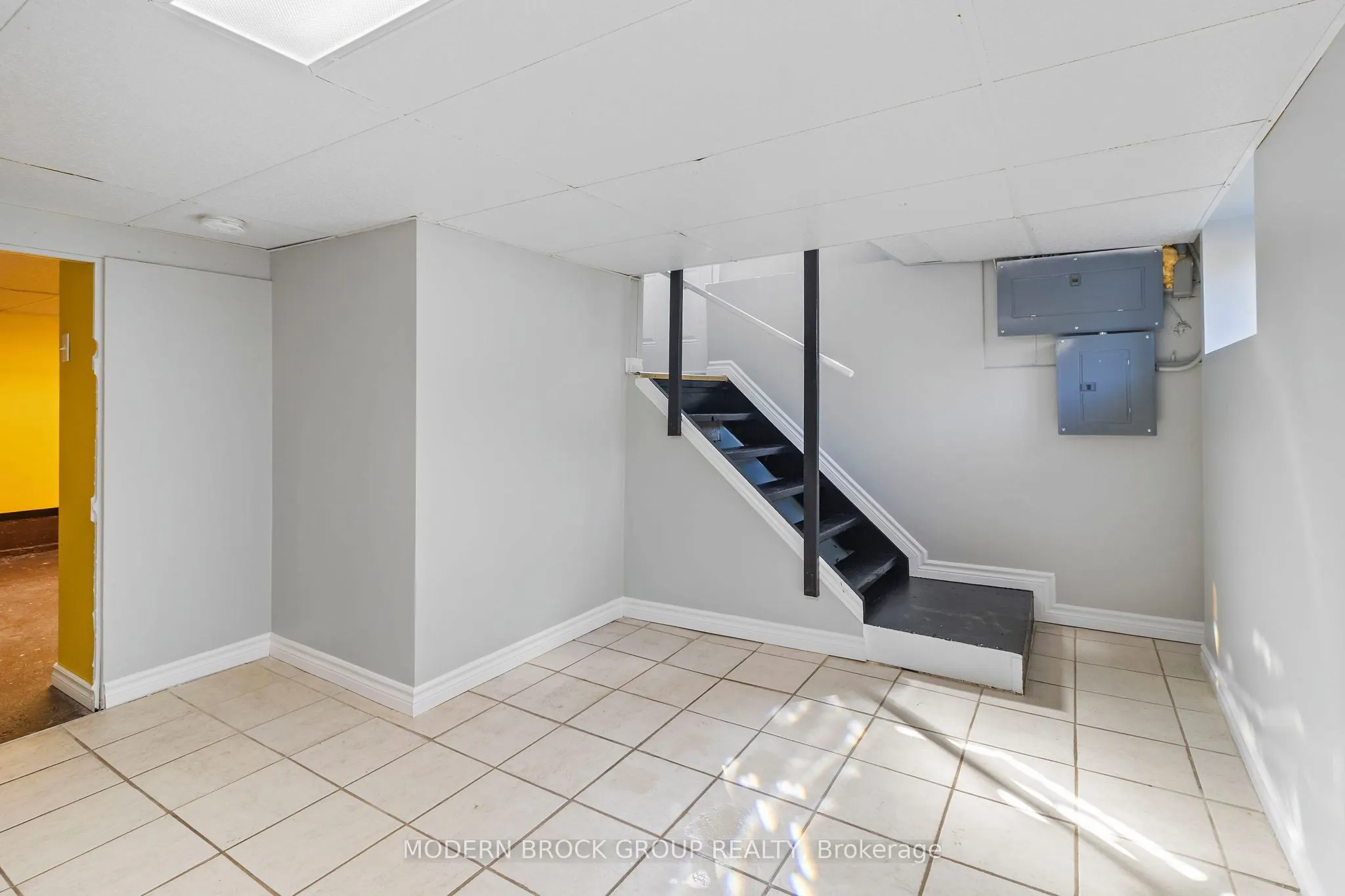 27 Sarah Street