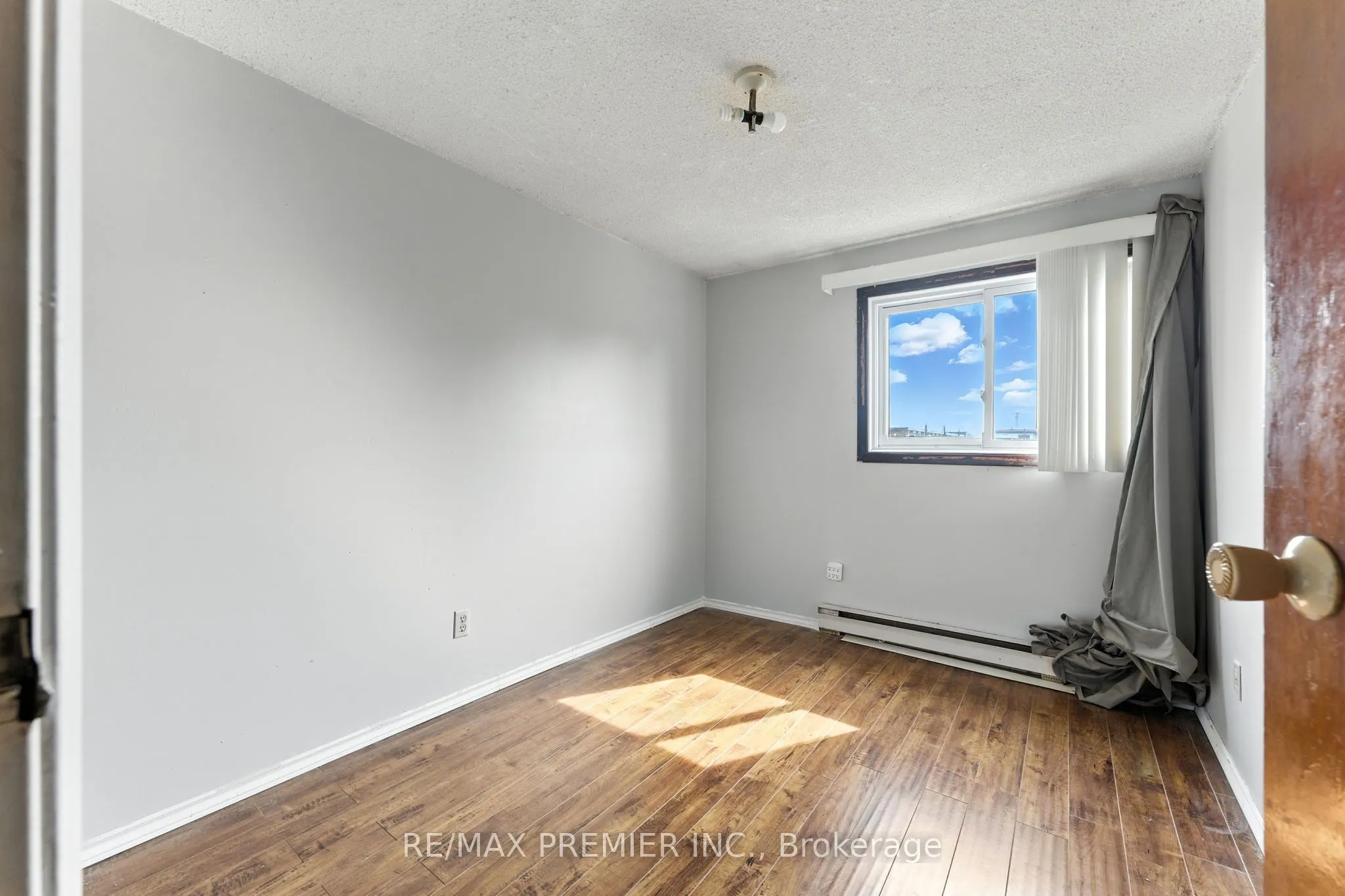 164E Henry Street, #31