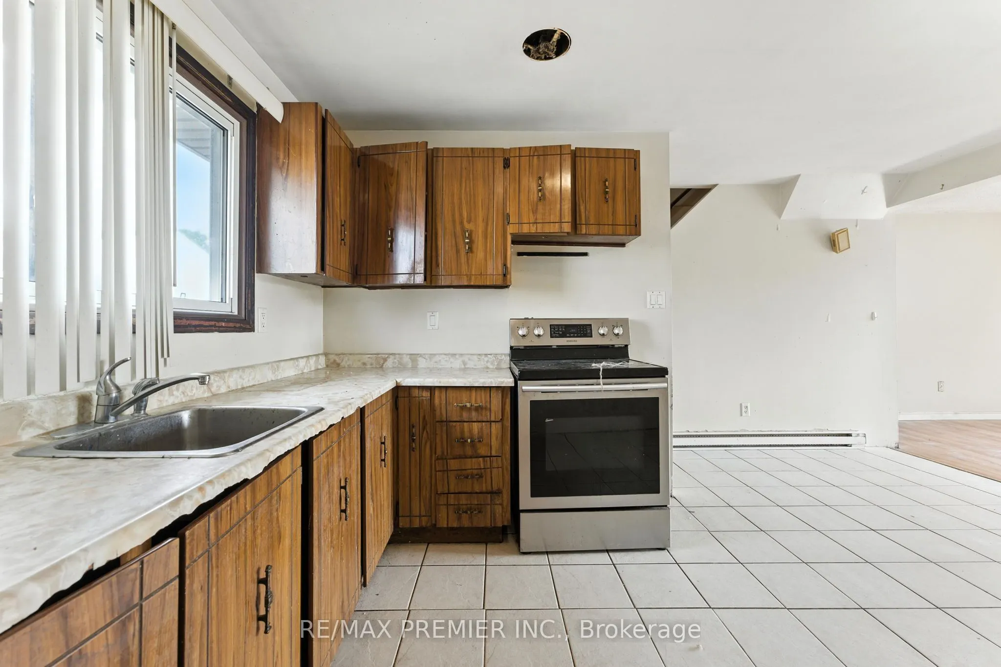 164E Henry Street, #31