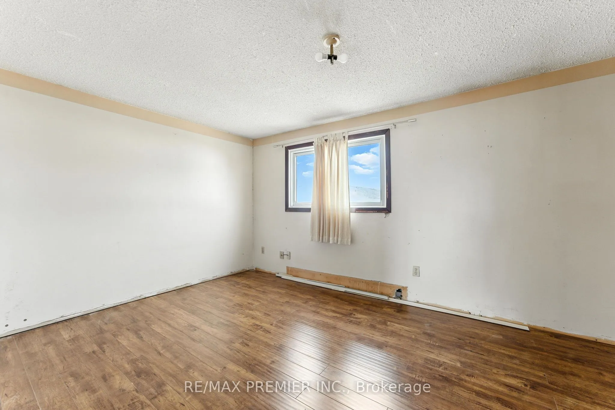 164E Henry Street, #31