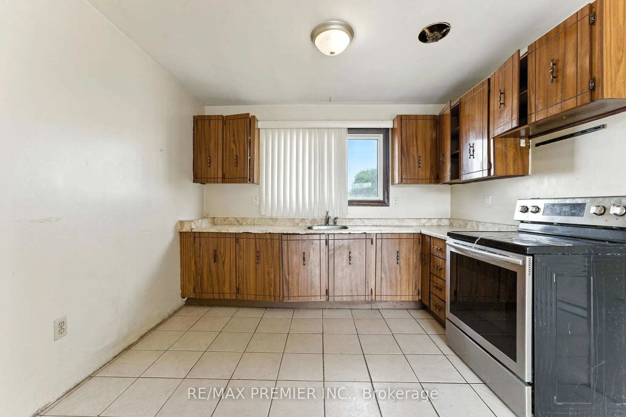 164E Henry Street, #31