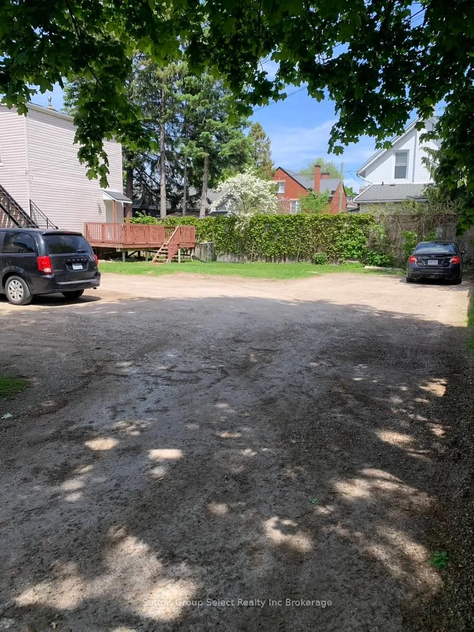 60 Wellington Street N