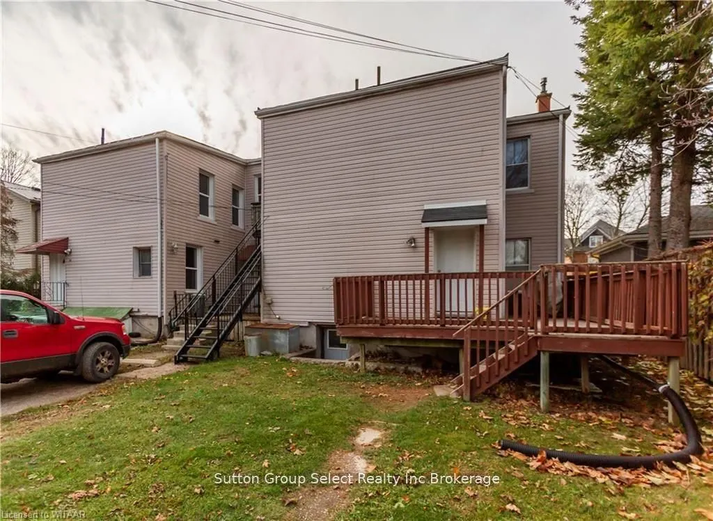 60 Wellington Street N