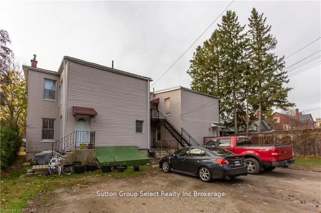 60 Wellington Street N