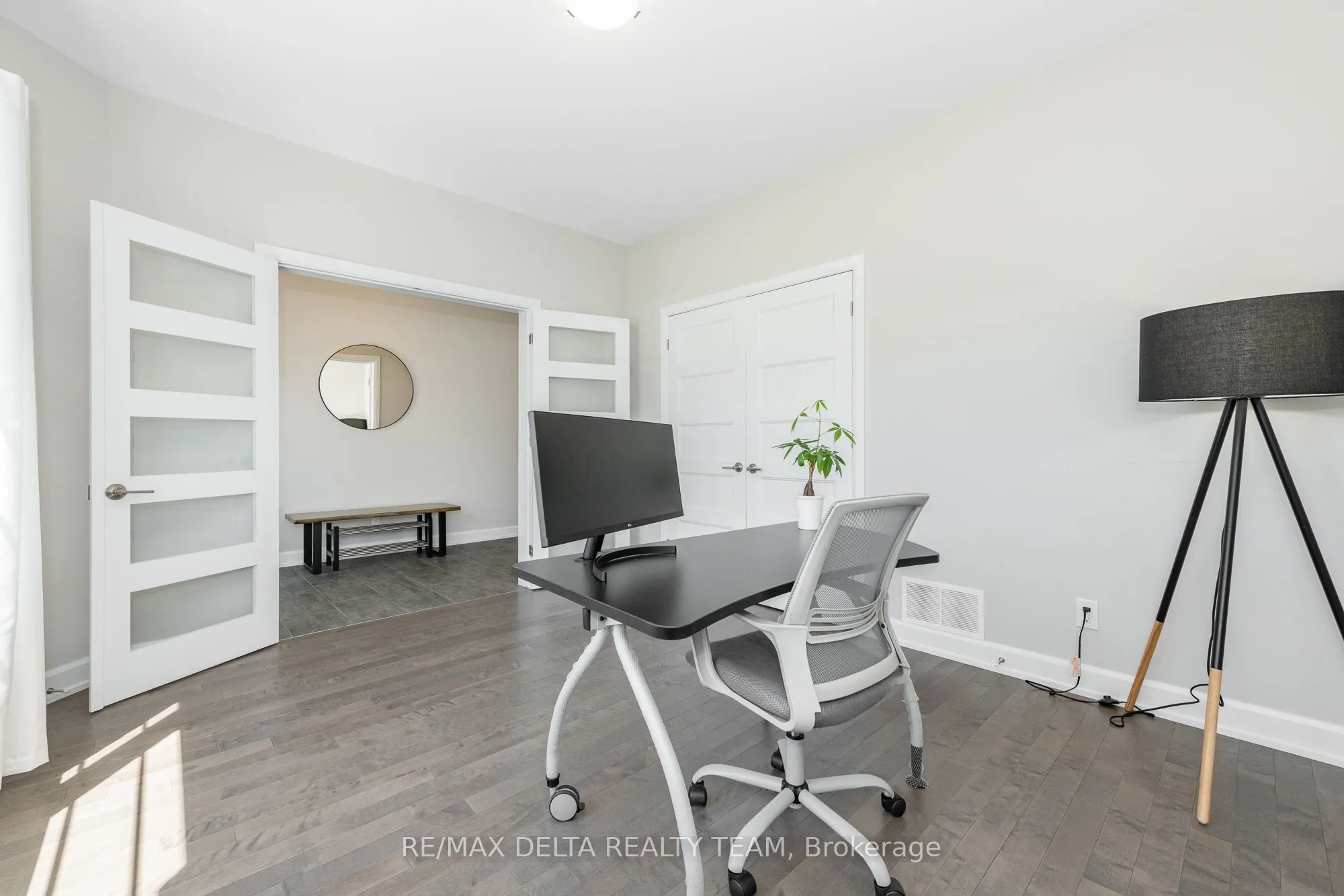 688 Geneva Crescent