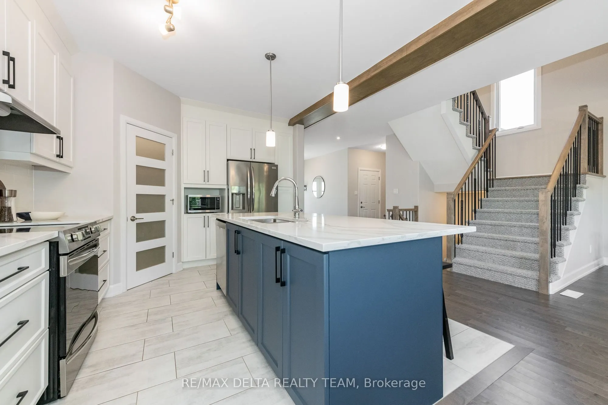 688 Geneva Crescent