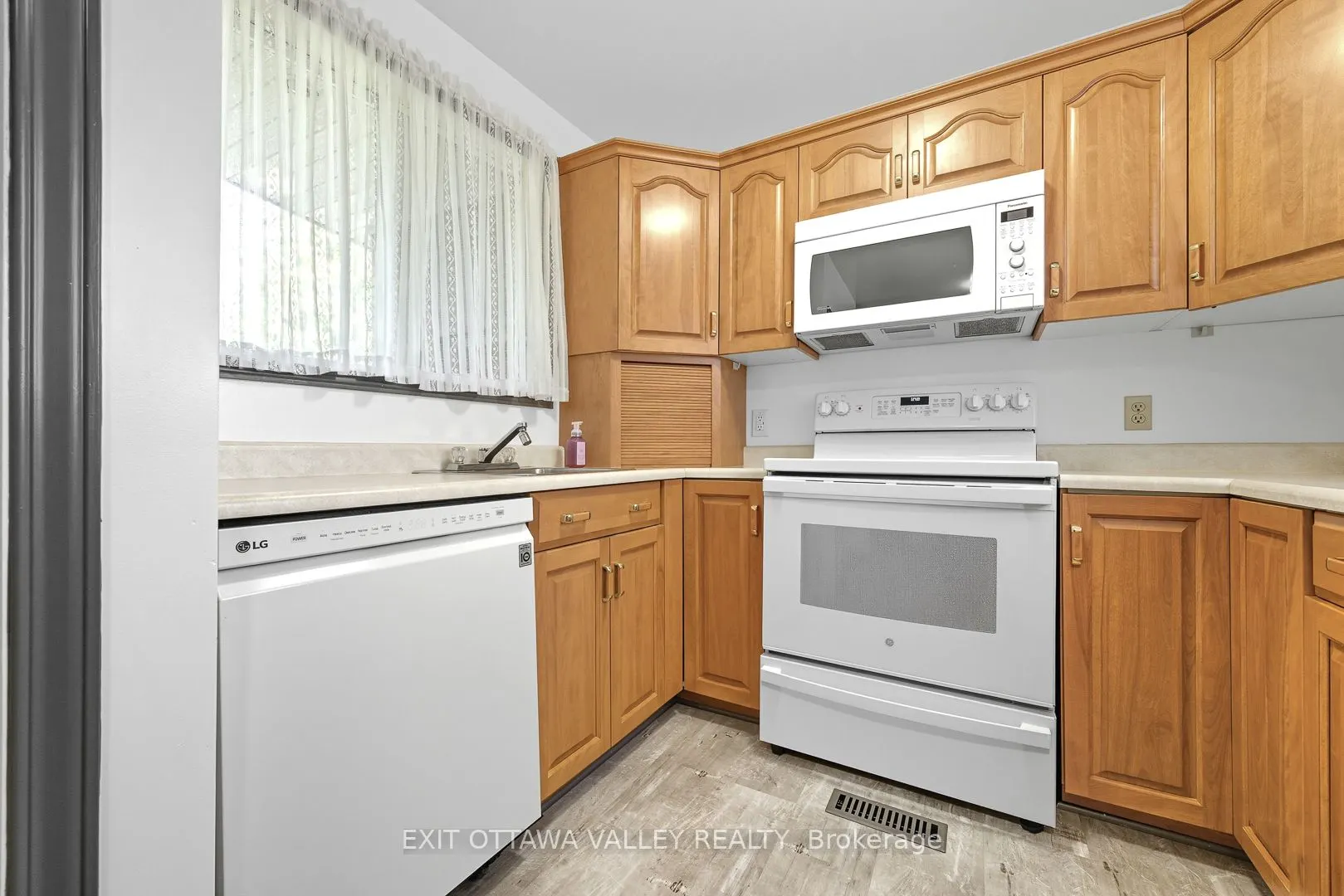 85 Frontenac Crescent