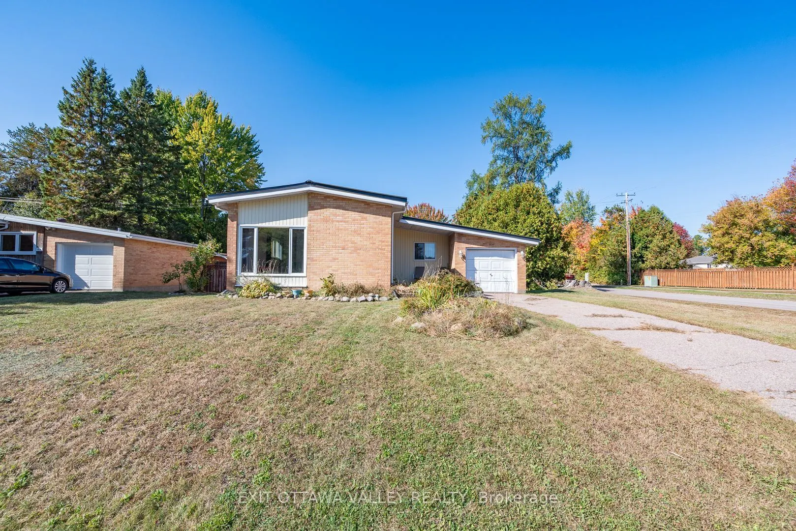 85 Frontenac Crescent