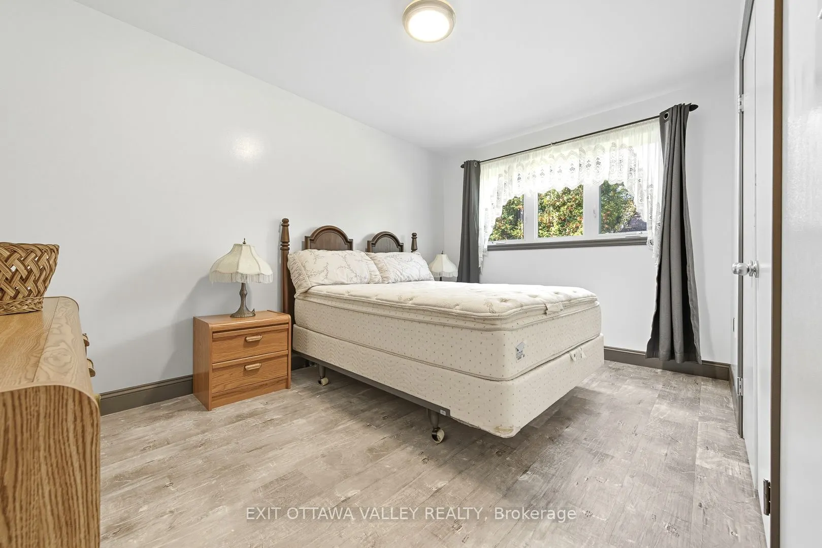 85 Frontenac Crescent