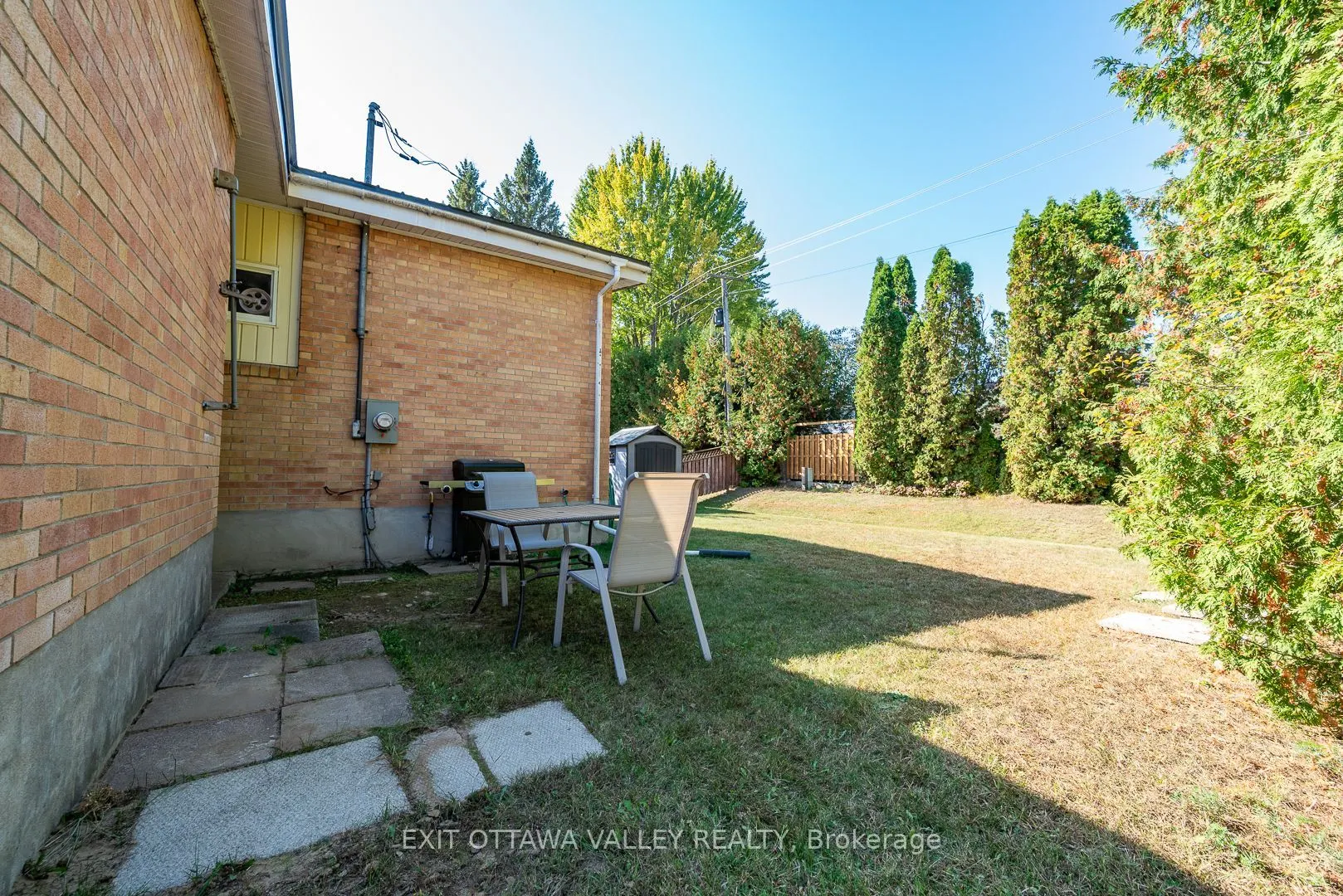 85 Frontenac Crescent