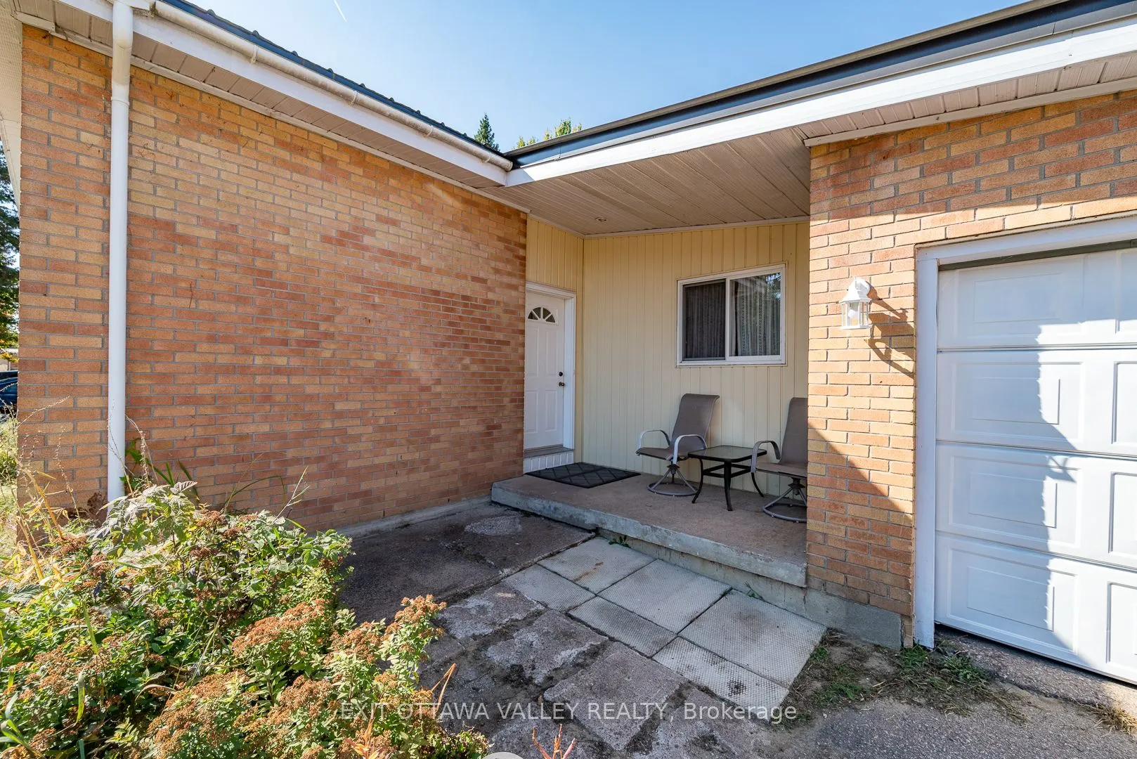 85 Frontenac Crescent