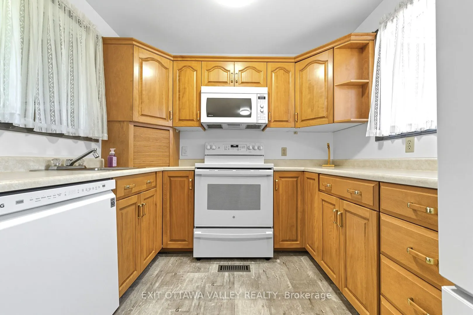 85 Frontenac Crescent