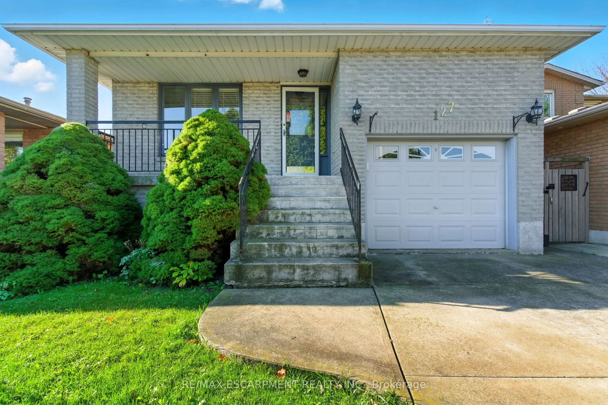 127 Beaverbrook Avenue
