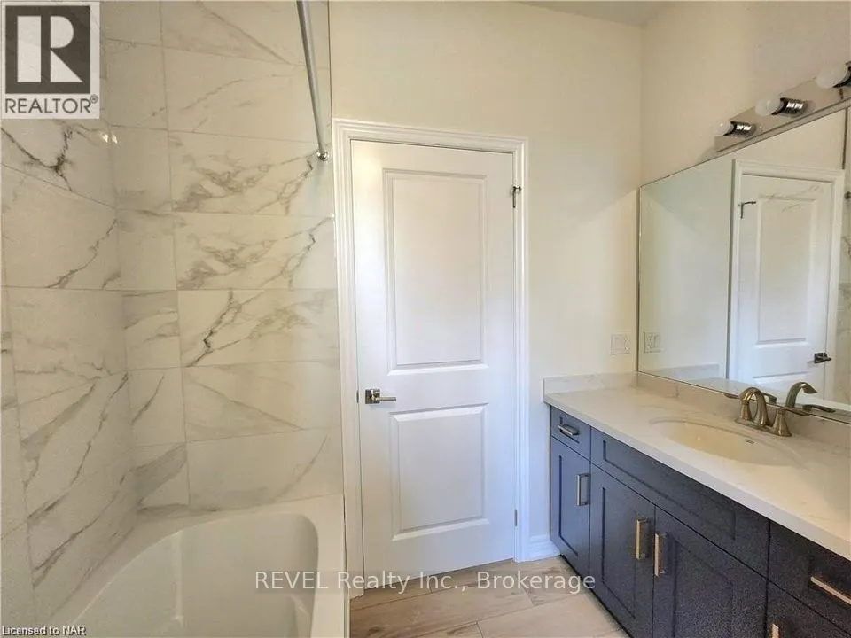 15 SHAMROCK Common, #UPPER
