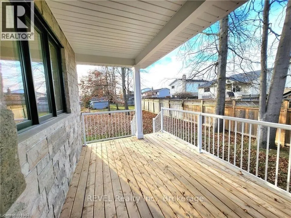 15 SHAMROCK Common, #UPPER
