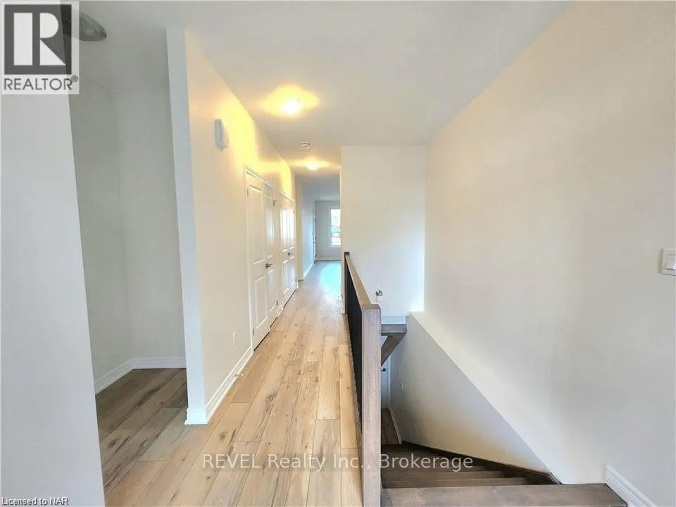 15 SHAMROCK Common, #UPPER